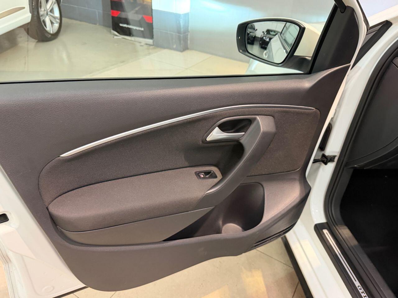 Volkswagen Polo view 29