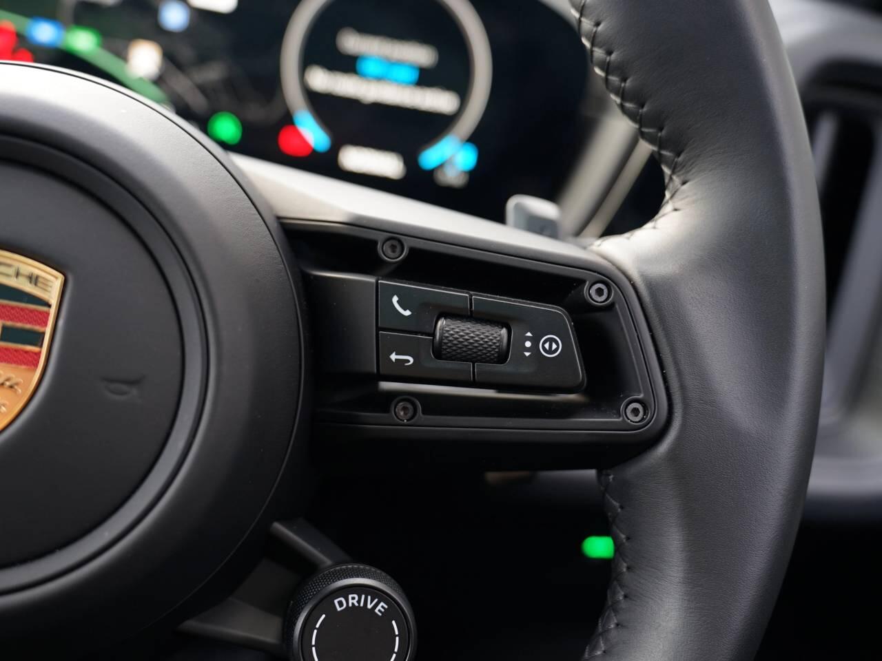 Porsche Cayenne view 23