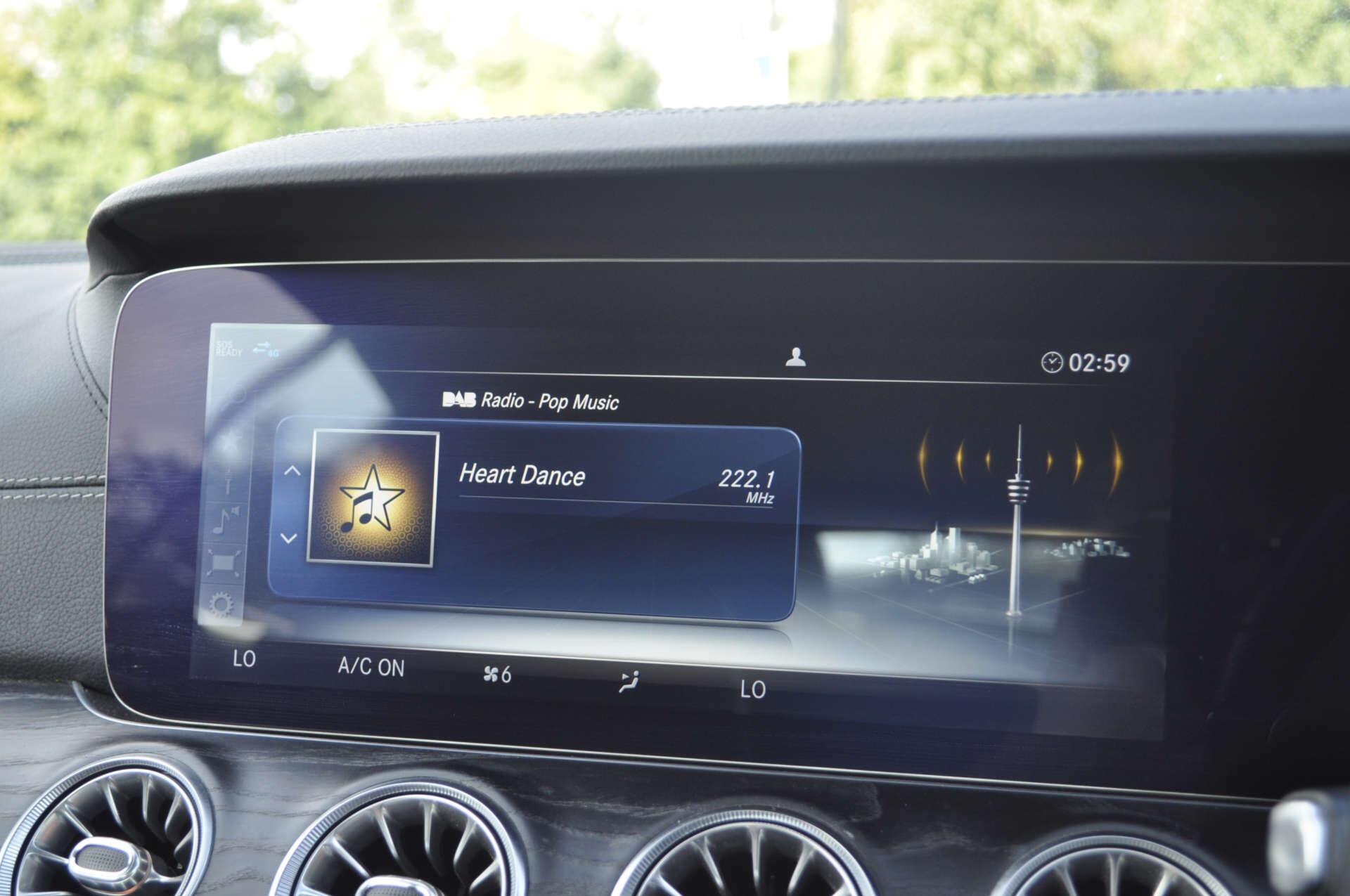 Mercedes-Benz E-Class view 21