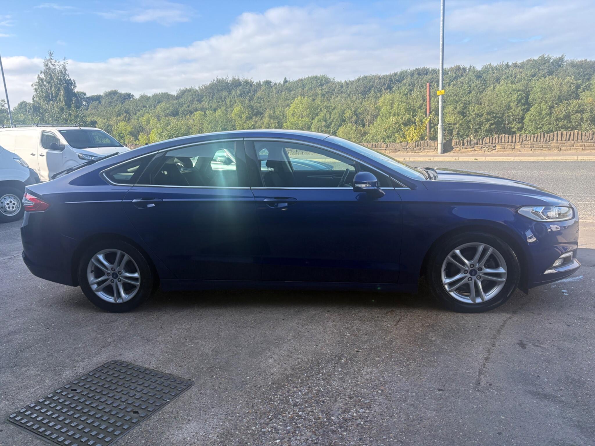 Ford Mondeo view 7