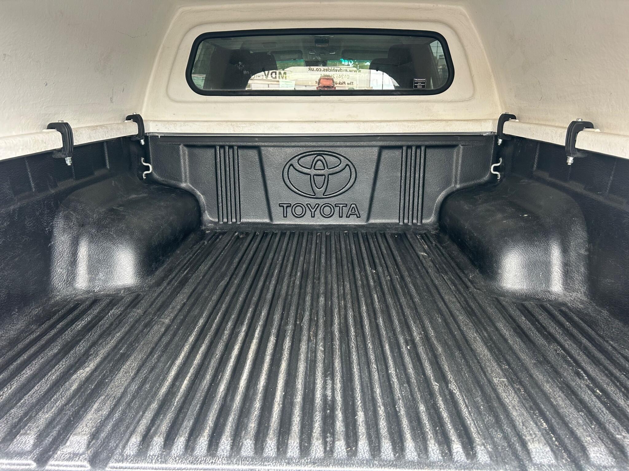 Toyota Hilux view 56