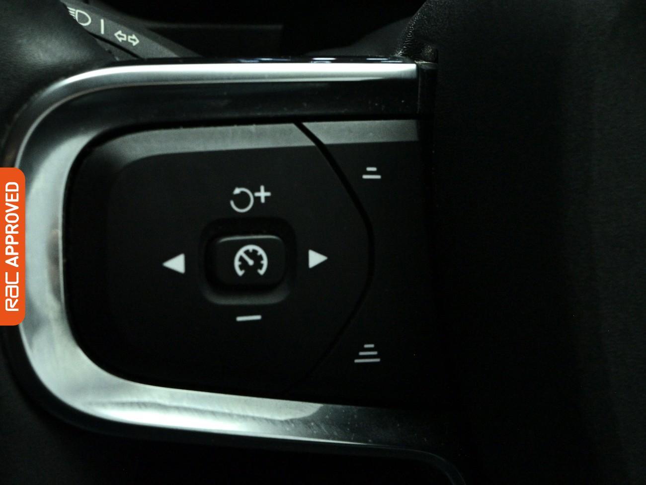 Volvo XC40 view 22