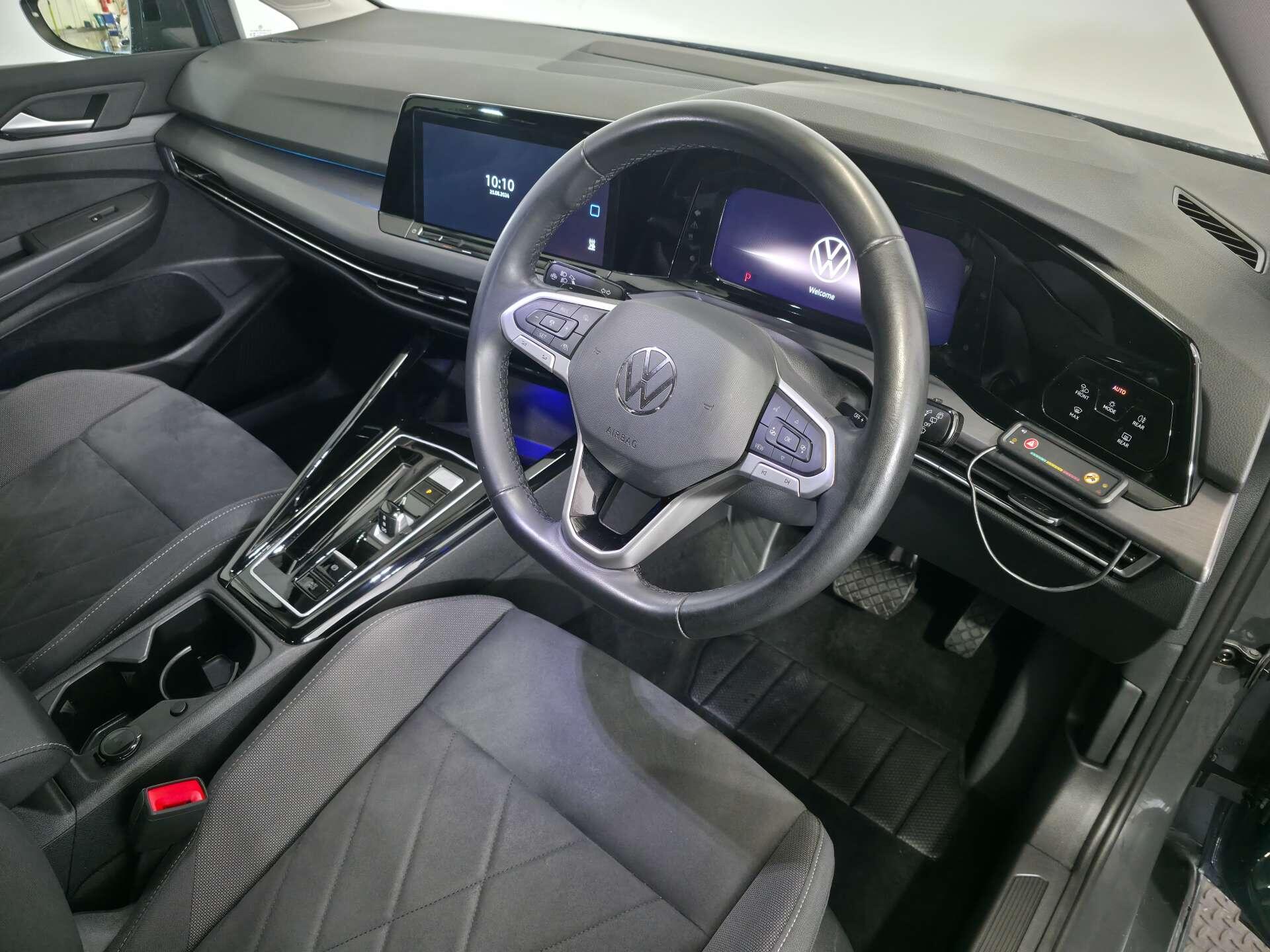 Volkswagen Golf view 13