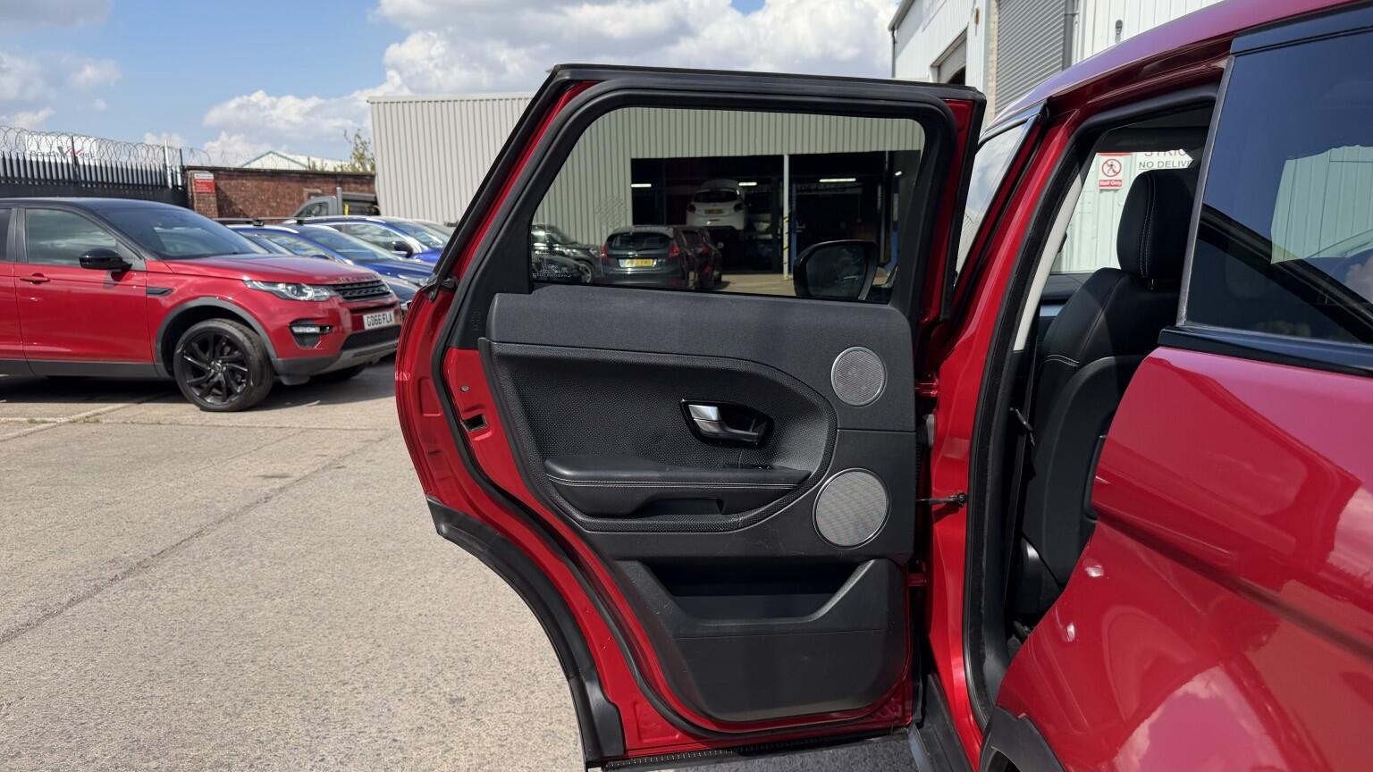 Land Rover Range Rover Evoque view 18
