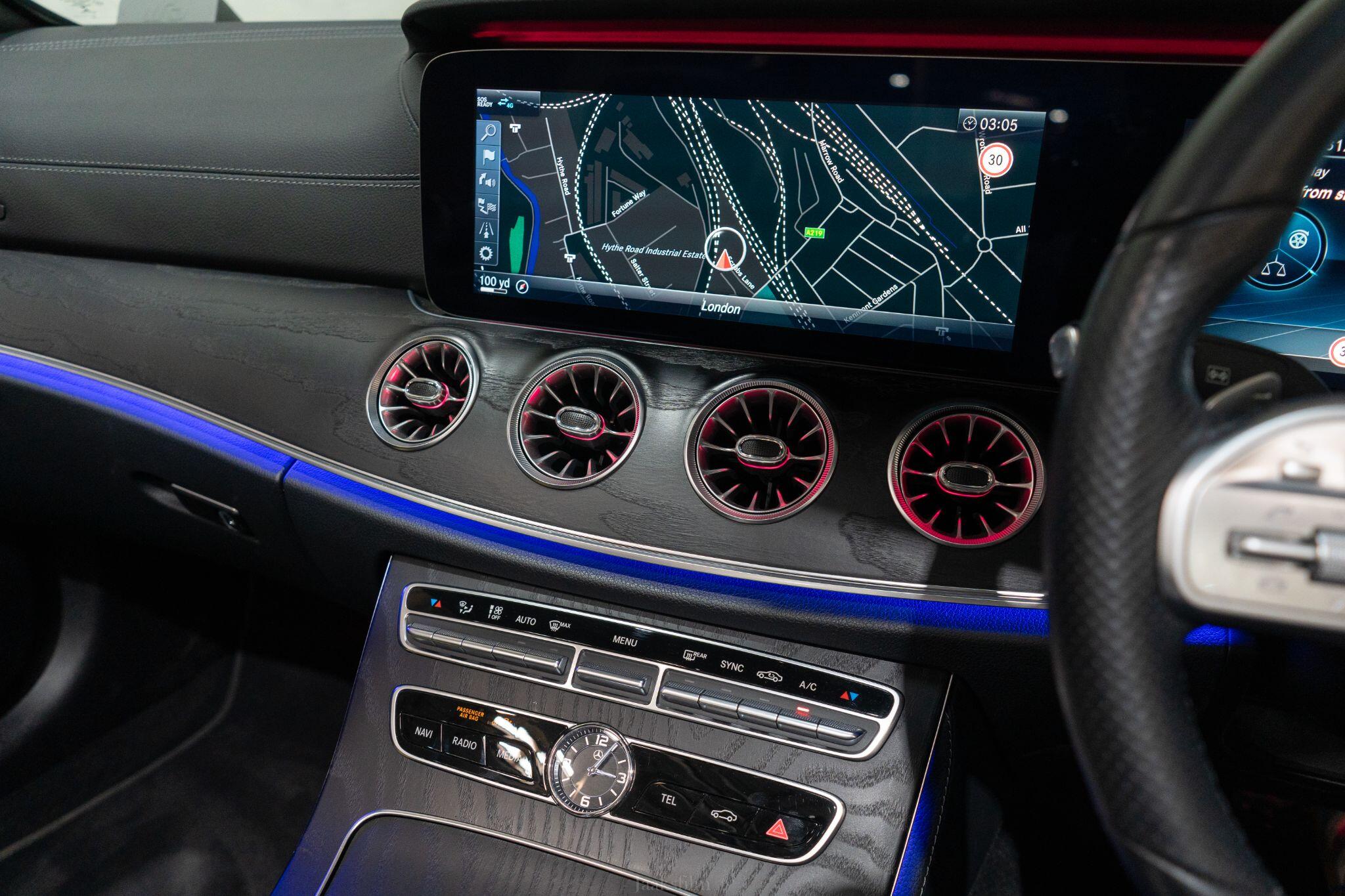 Mercedes-Benz E-Class view 19