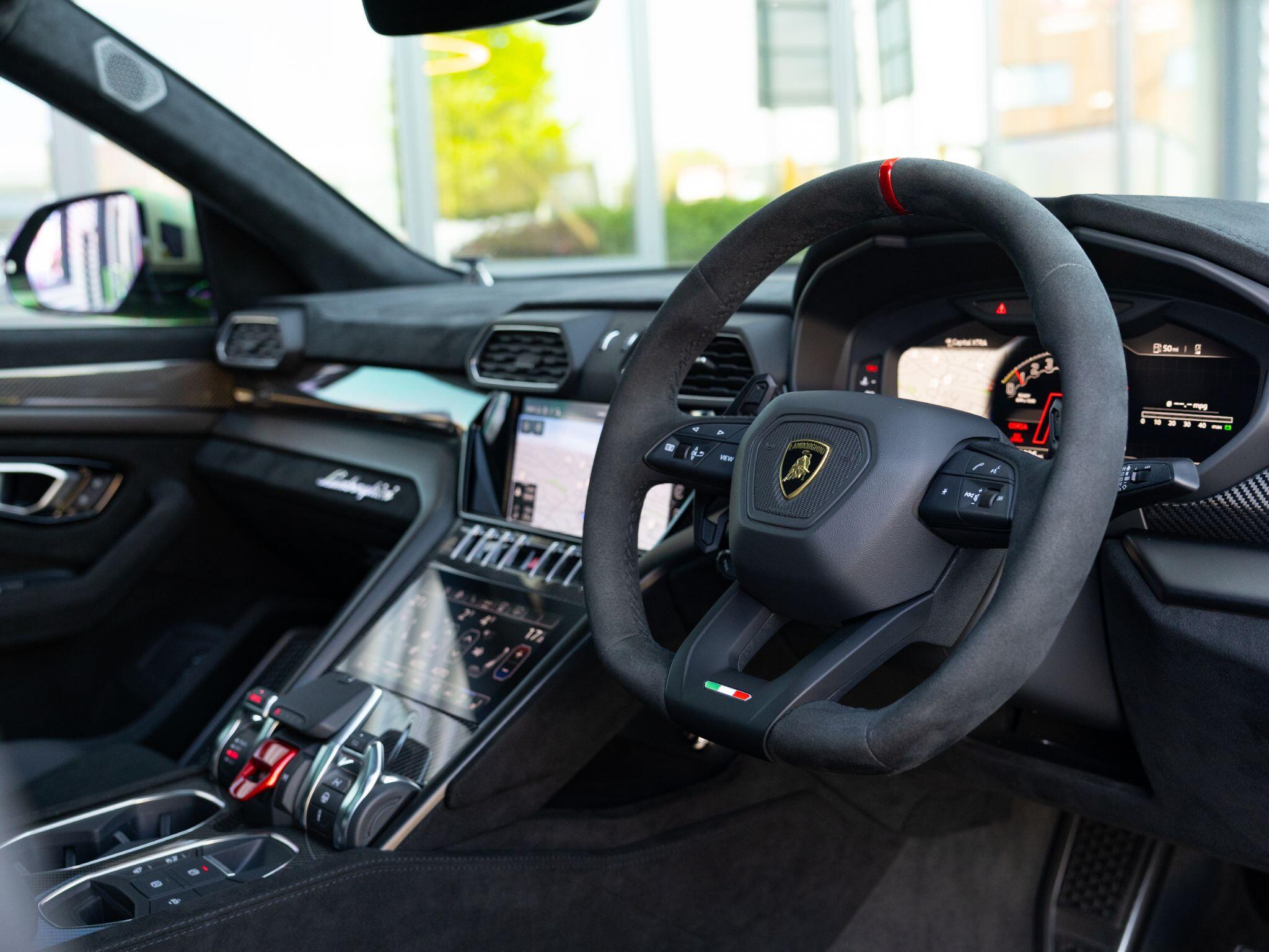 Lamborghini Urus view 24