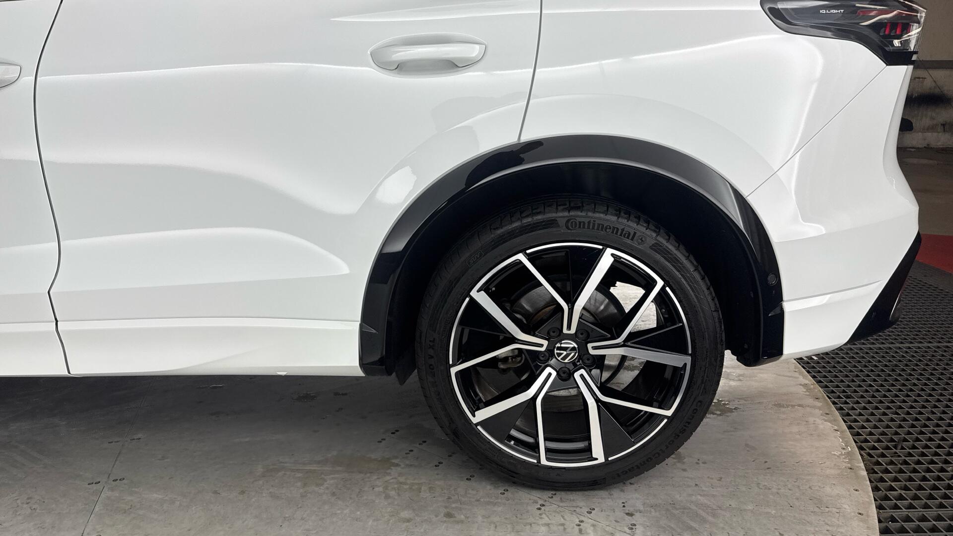 Volkswagen Tiguan view 25