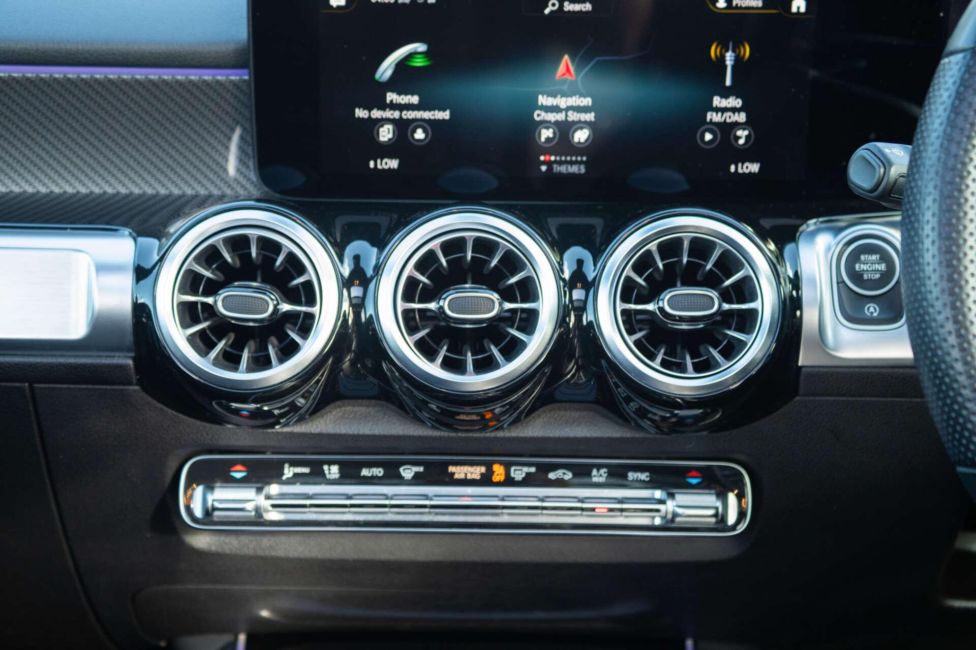 Mercedes-Benz GLB view 46