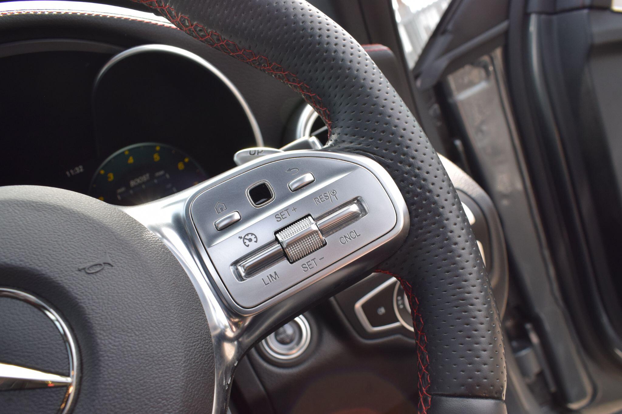 Mercedes-Benz C-Class view 26