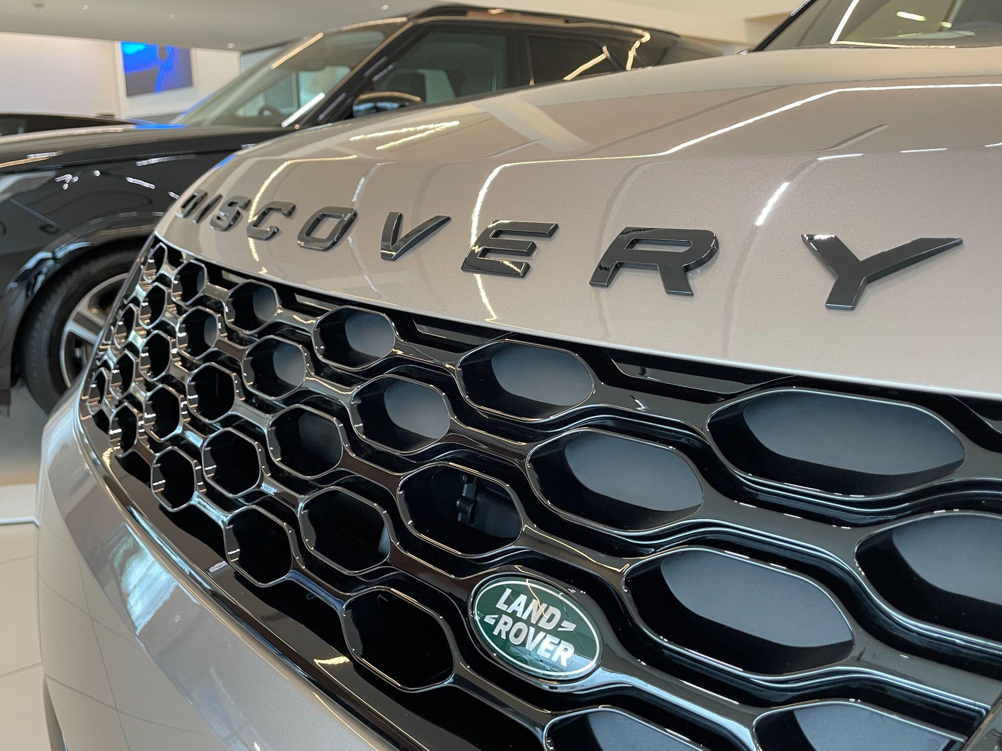 Land Rover Discovery view 35