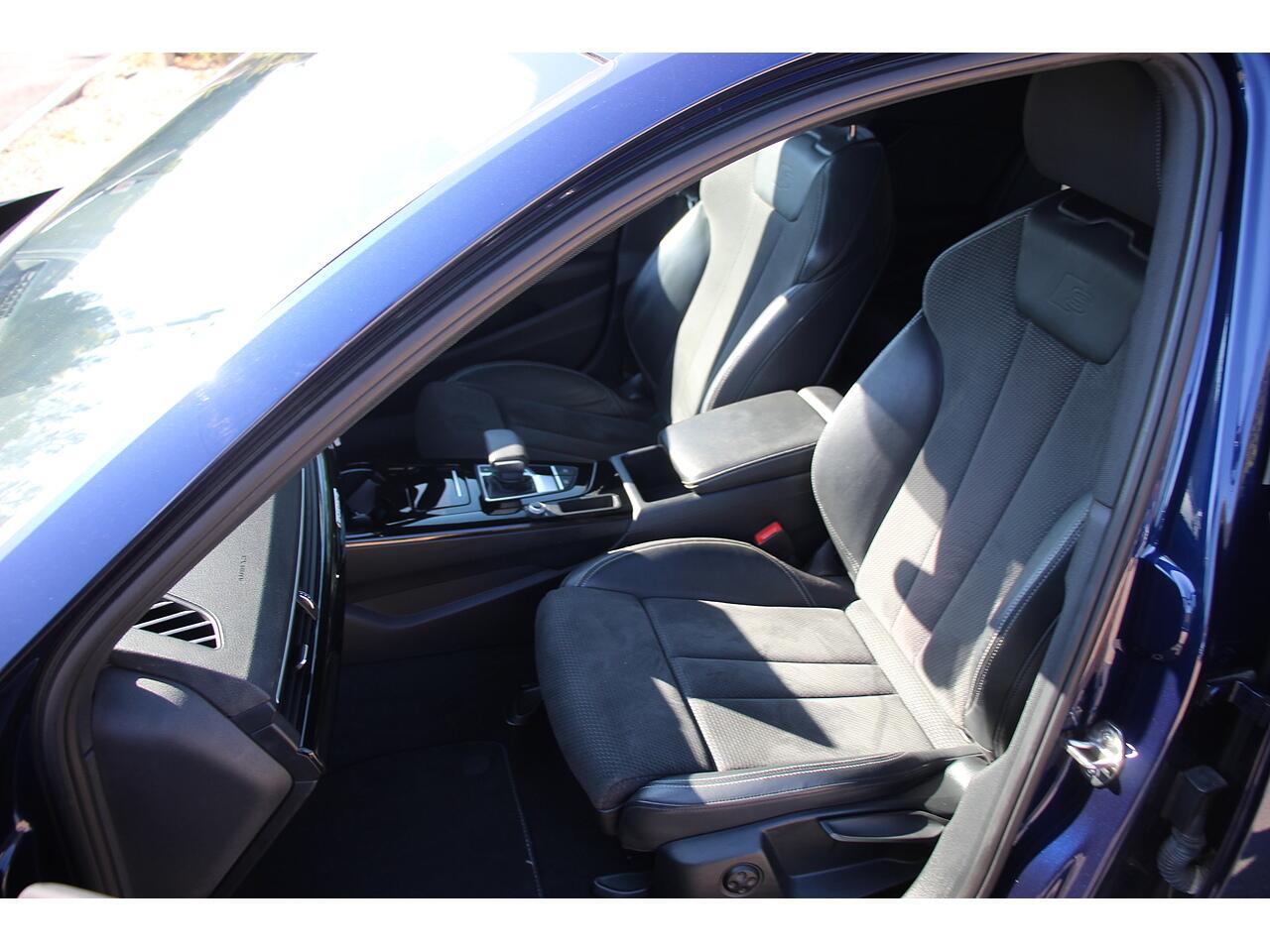 Audi A4 Avant view 16