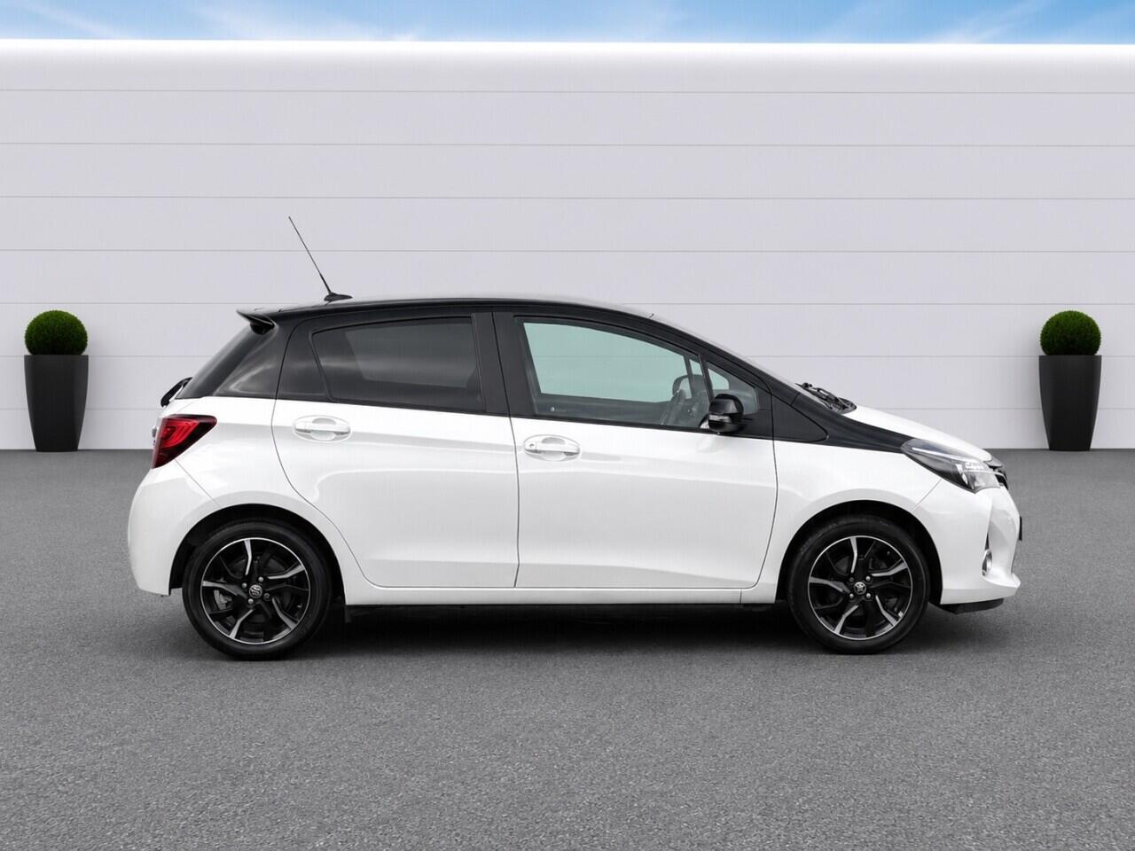 Toyota Yaris view 6