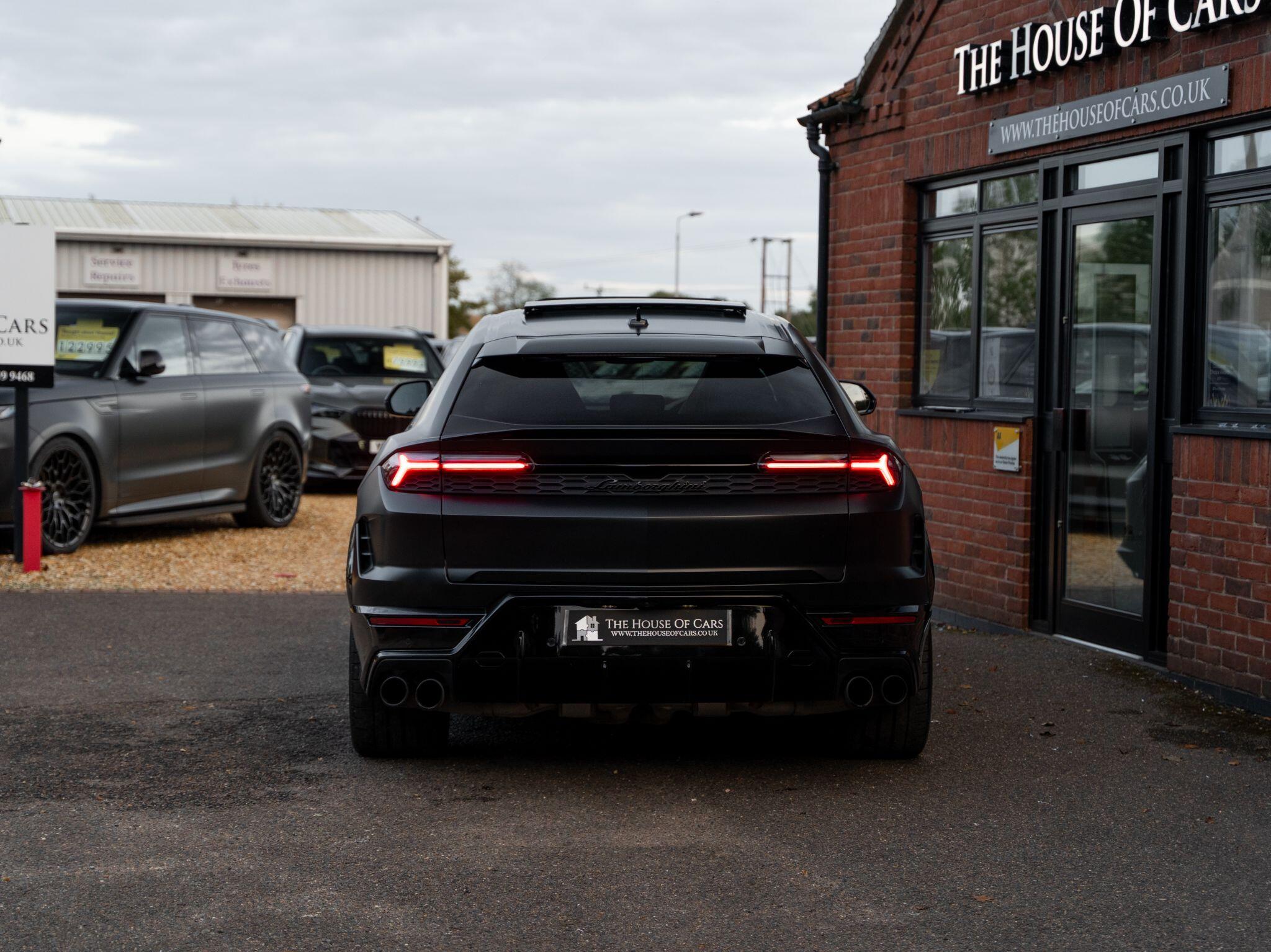 Lamborghini Urus view 14
