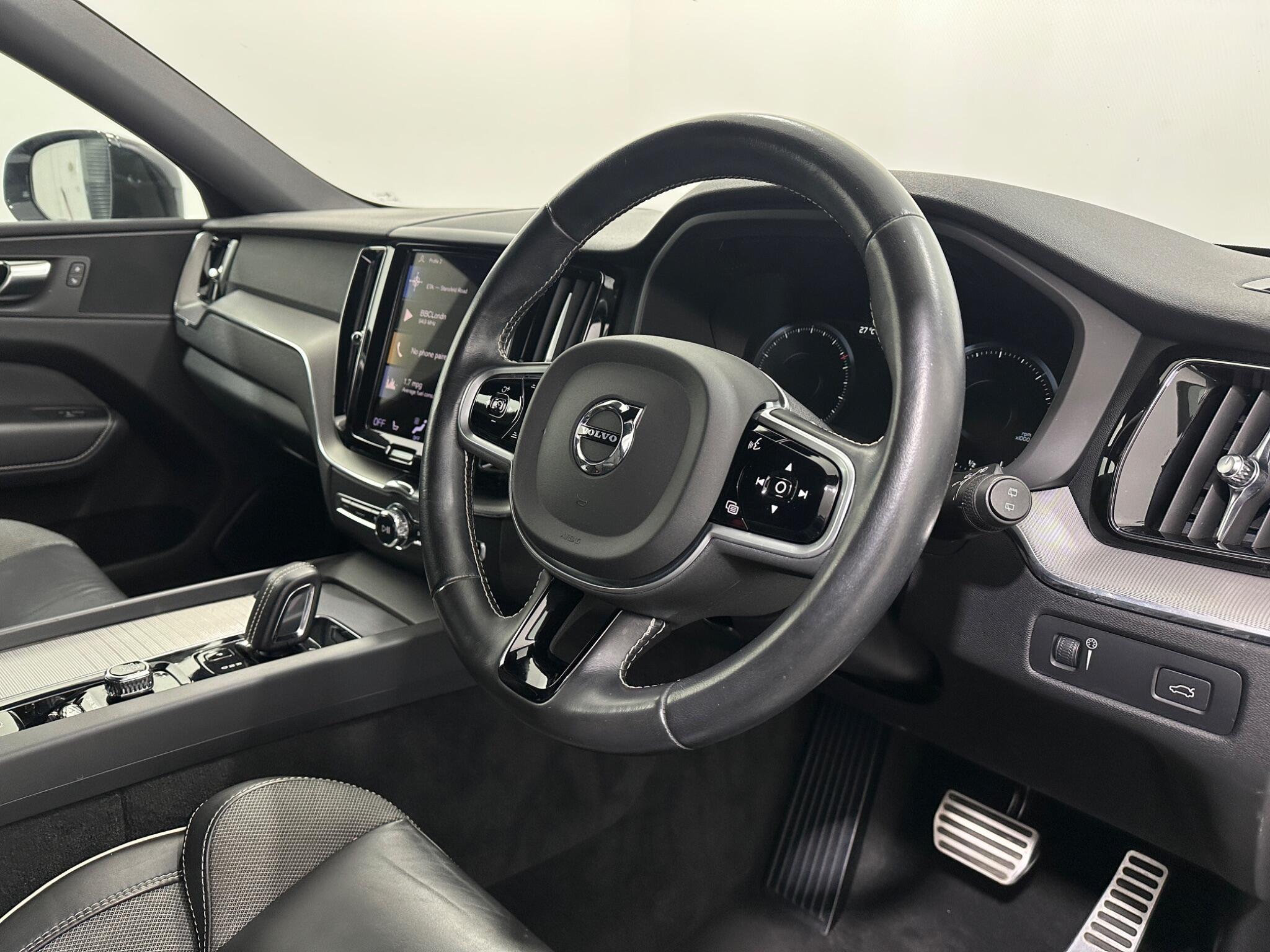 Volvo XC60 view 11