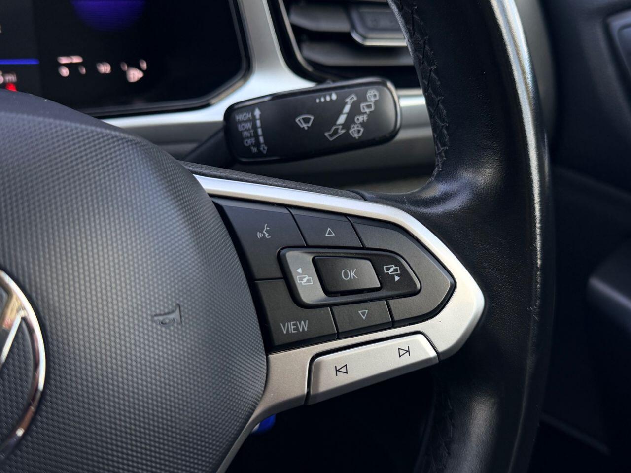 Volkswagen T-Roc view 32