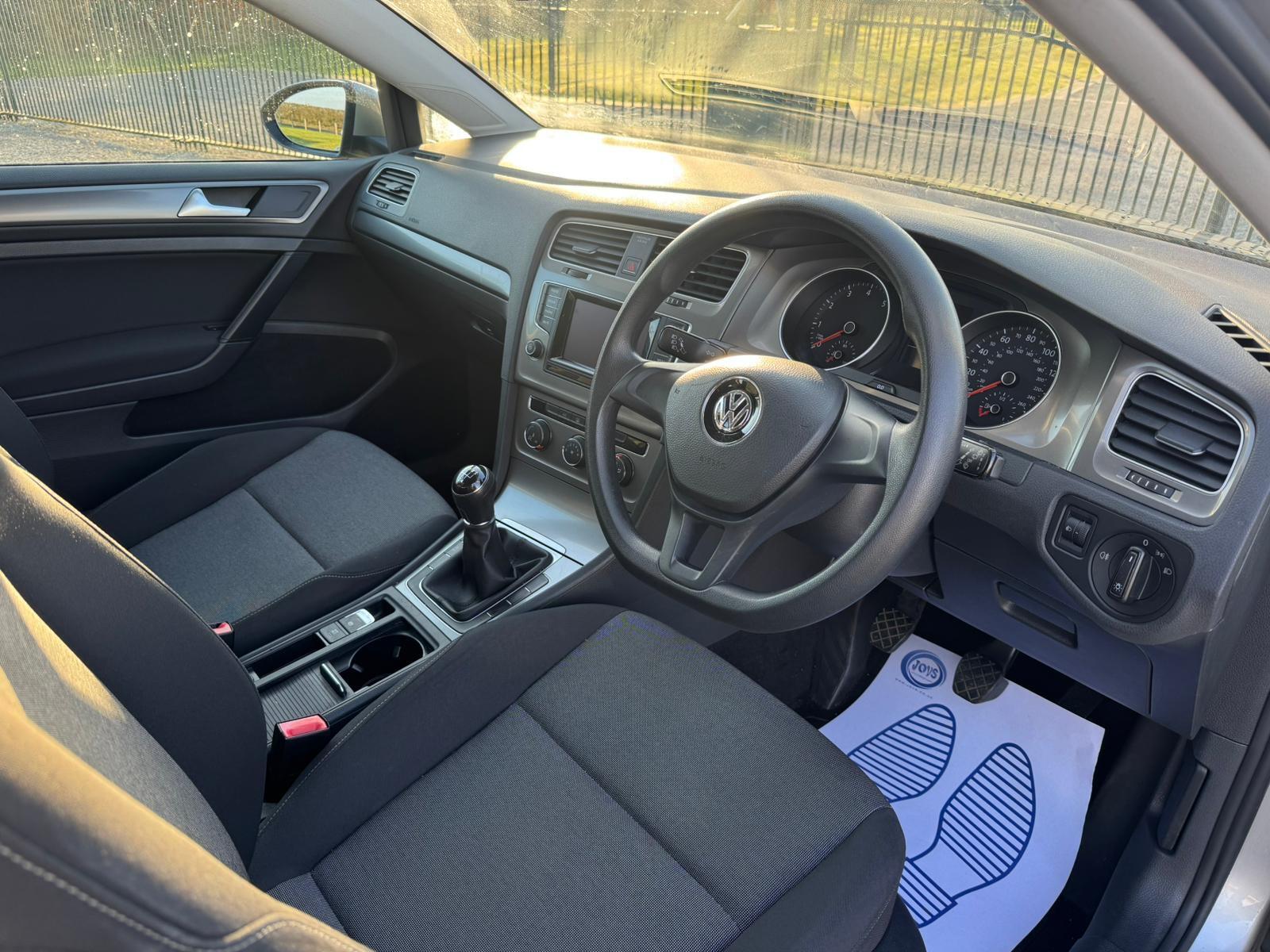 2013 Volkswagen Golf image 13