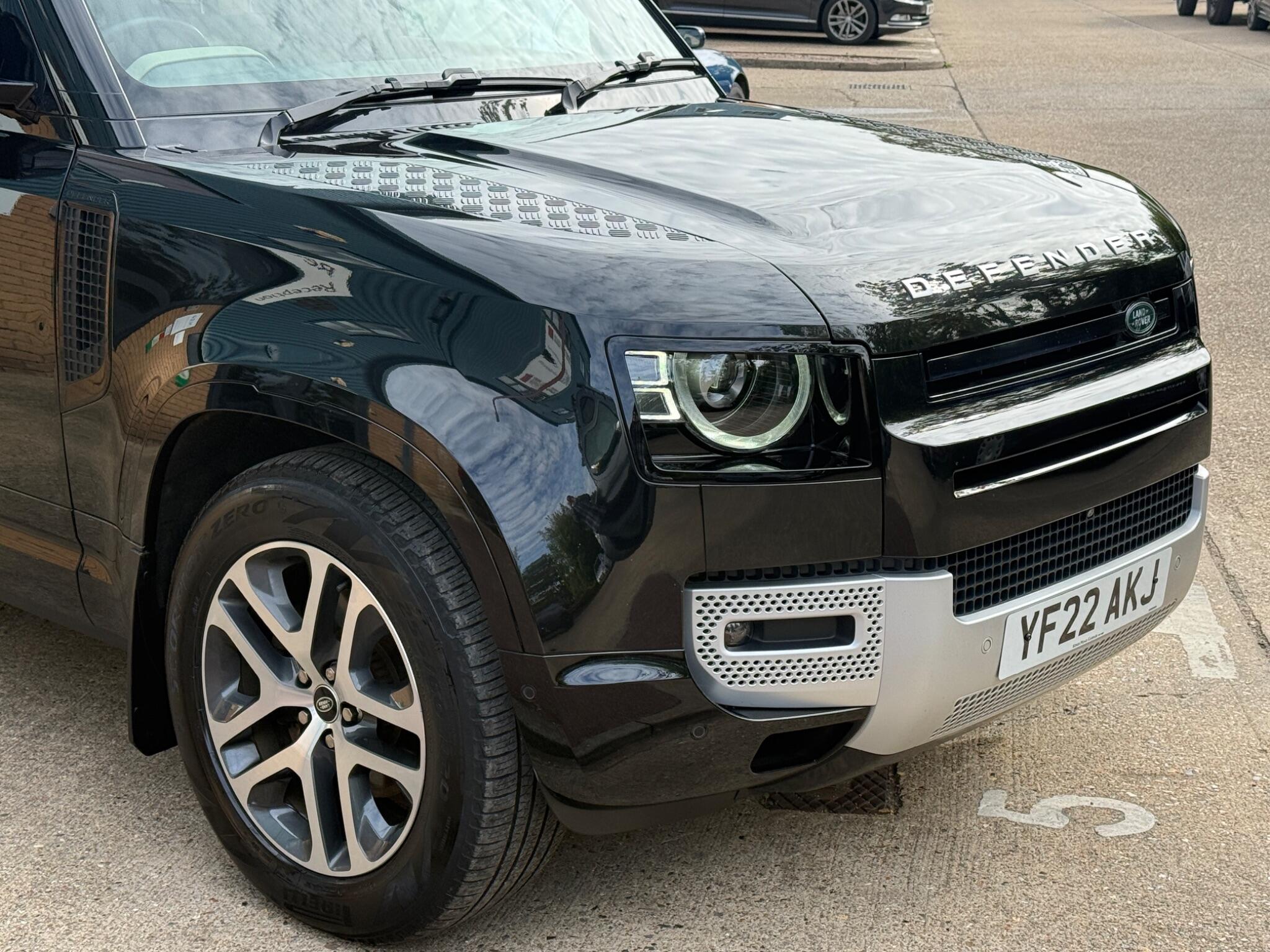 Land Rover Defender view 3
