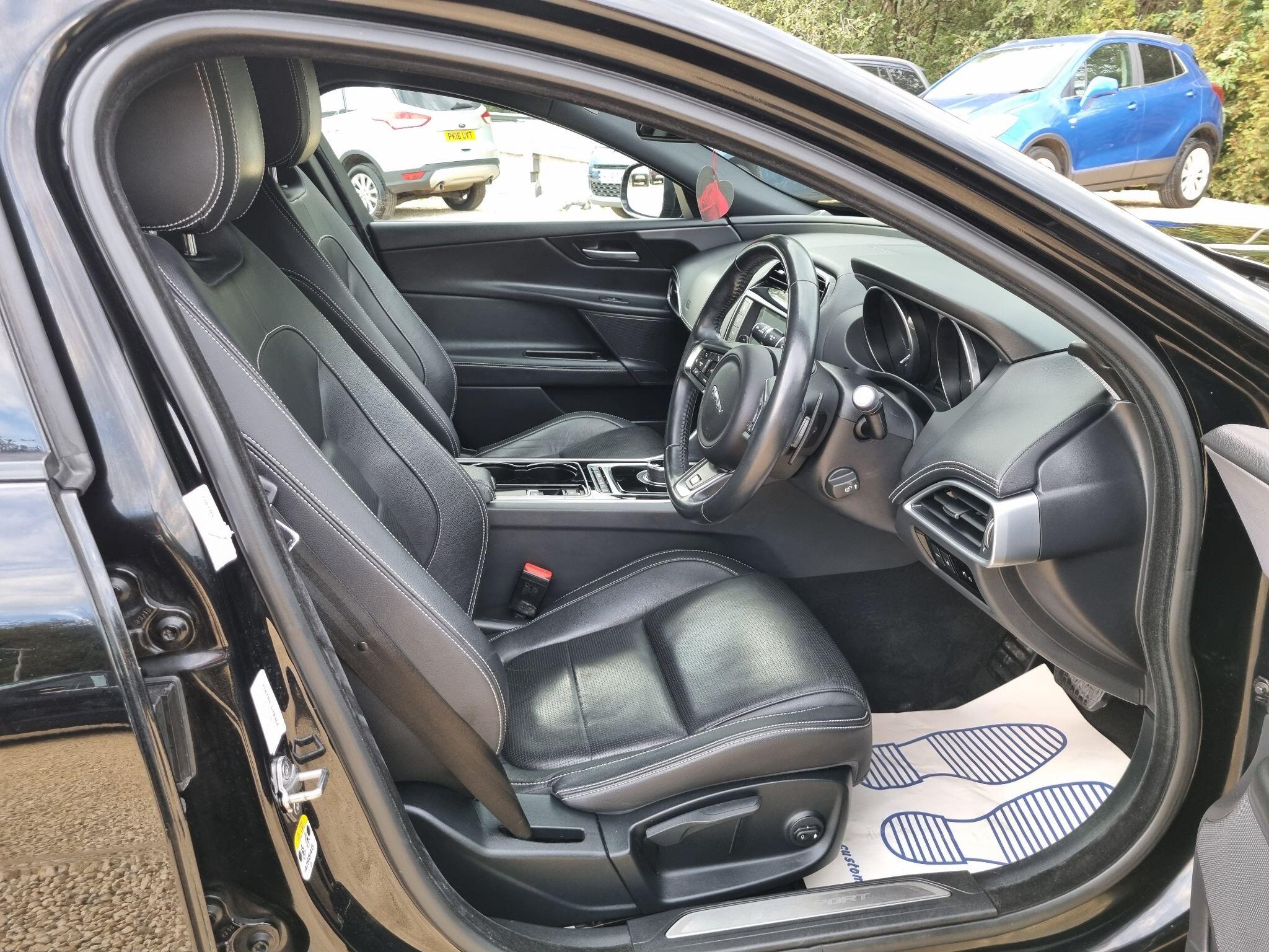 Jaguar Xe view 34