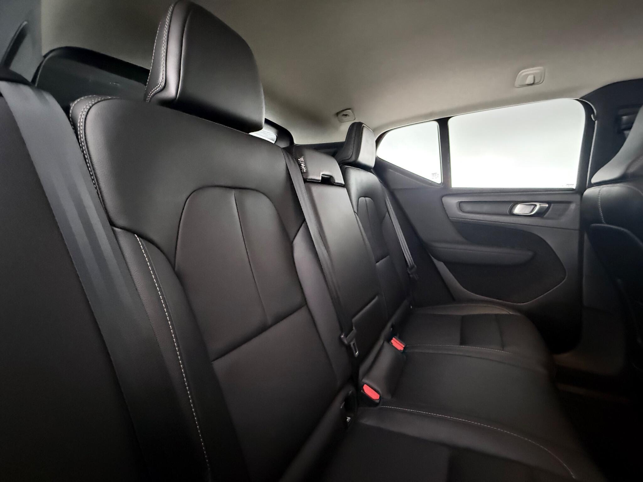 Volvo XC40 view 29