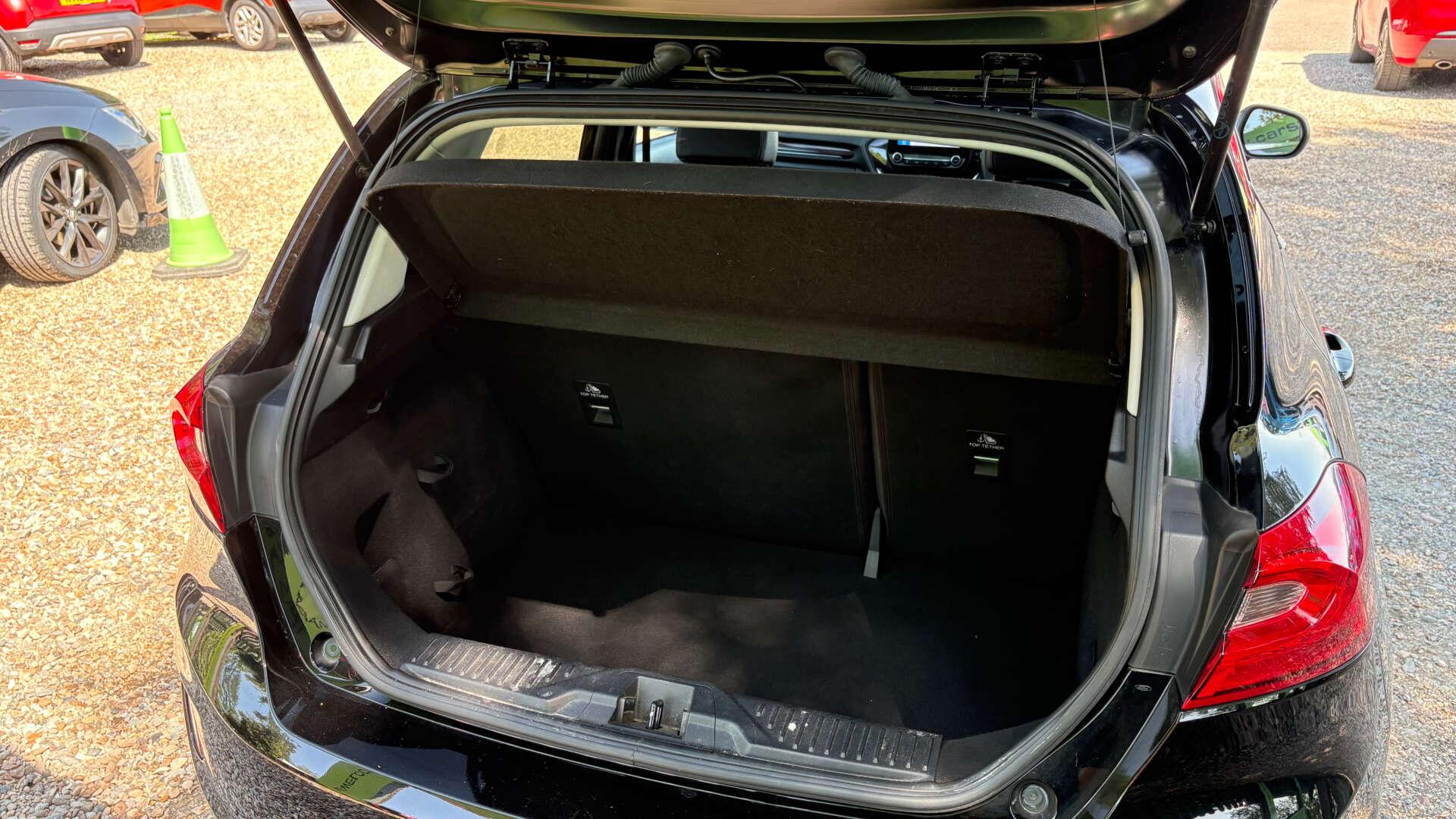 Ford Fiesta view 39