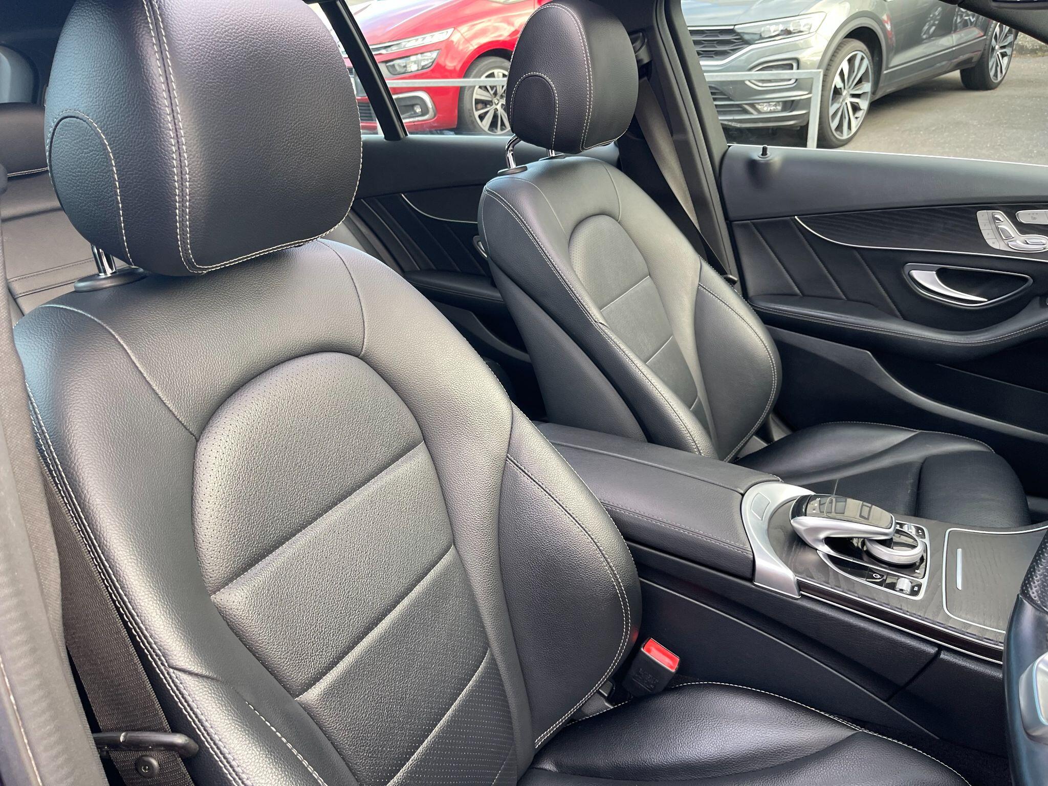 Mercedes-Benz C-Class view 37