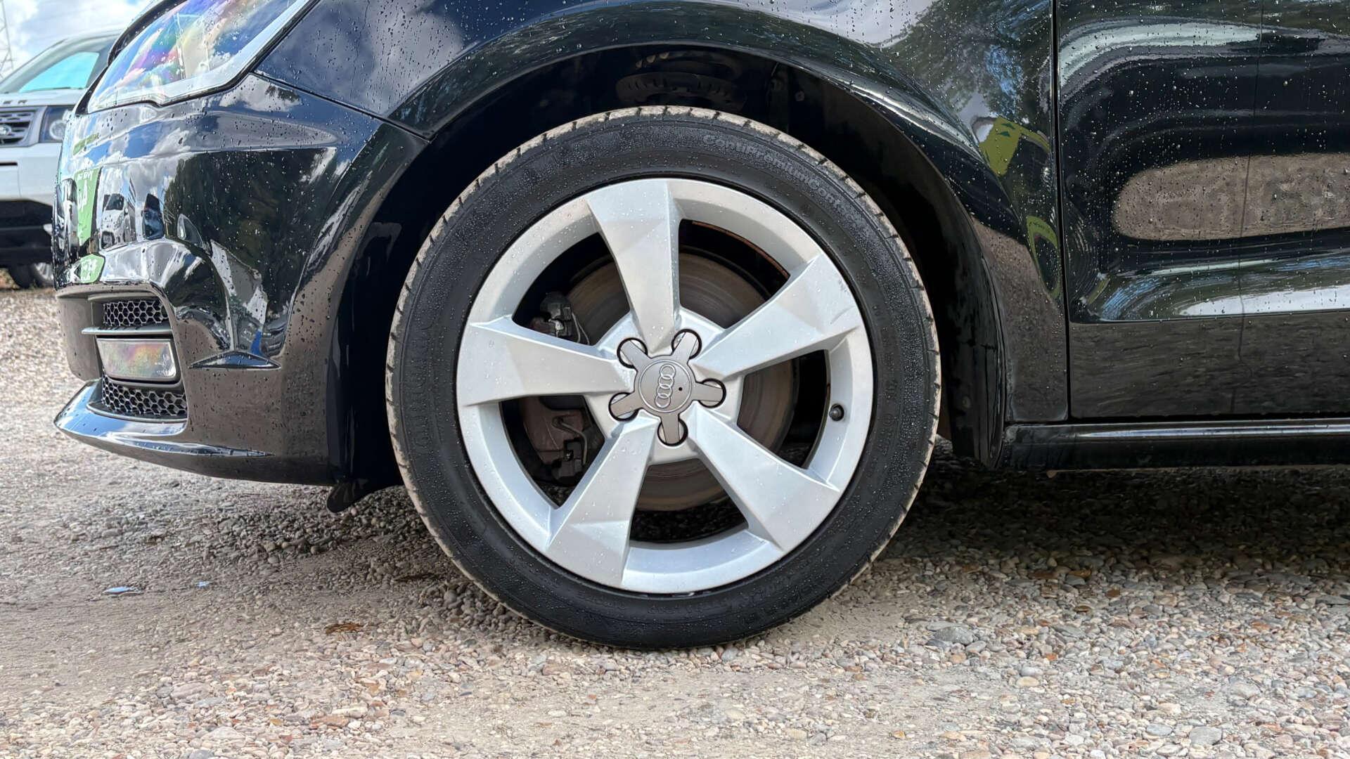 Audi A1 view 34