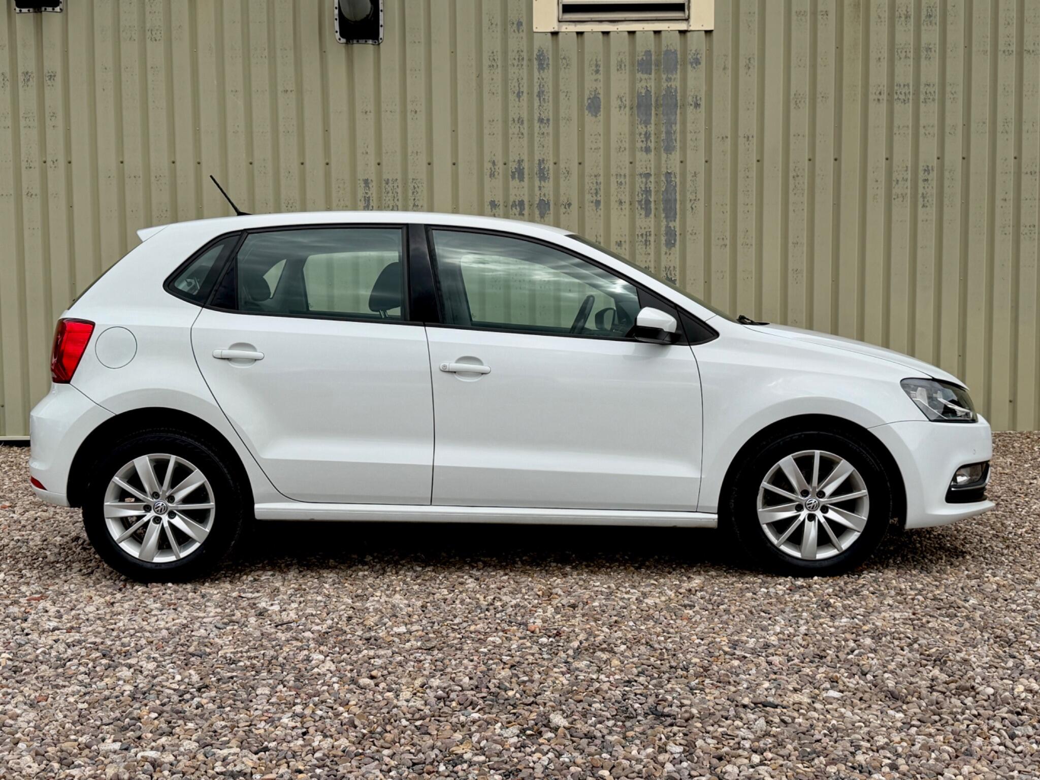 Volkswagen Polo view 8