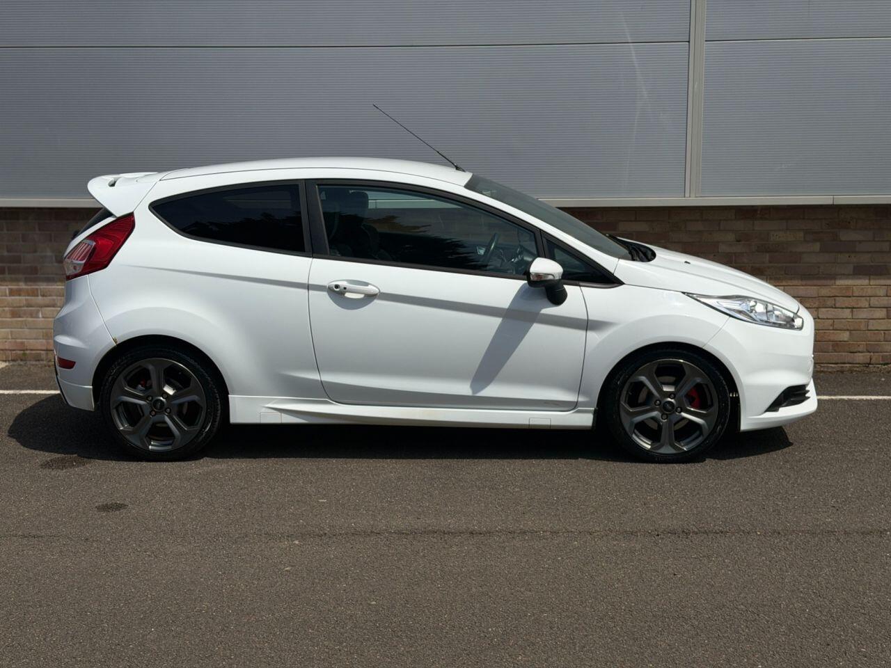 Ford Fiesta view 58