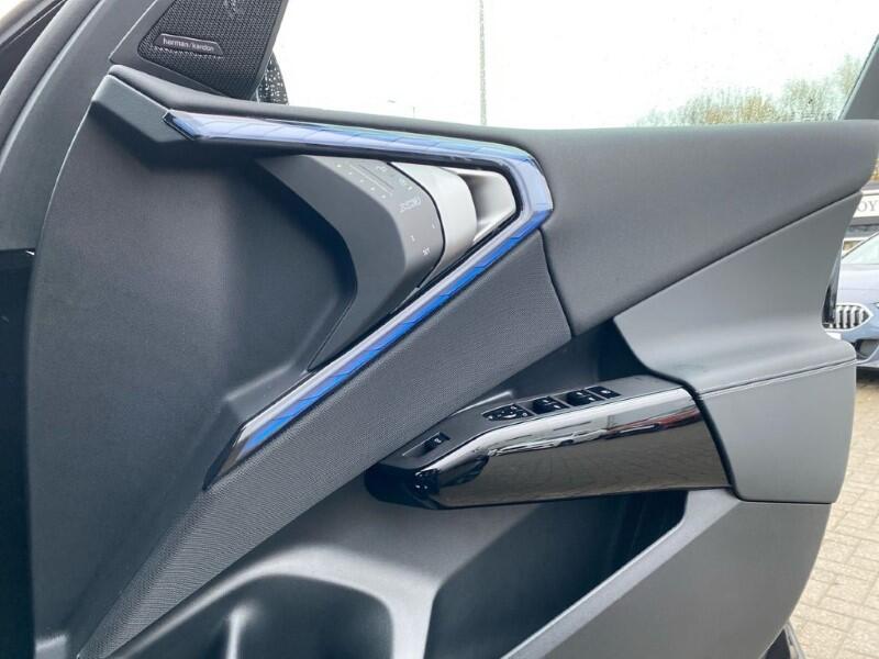 BMW X3 view 22
