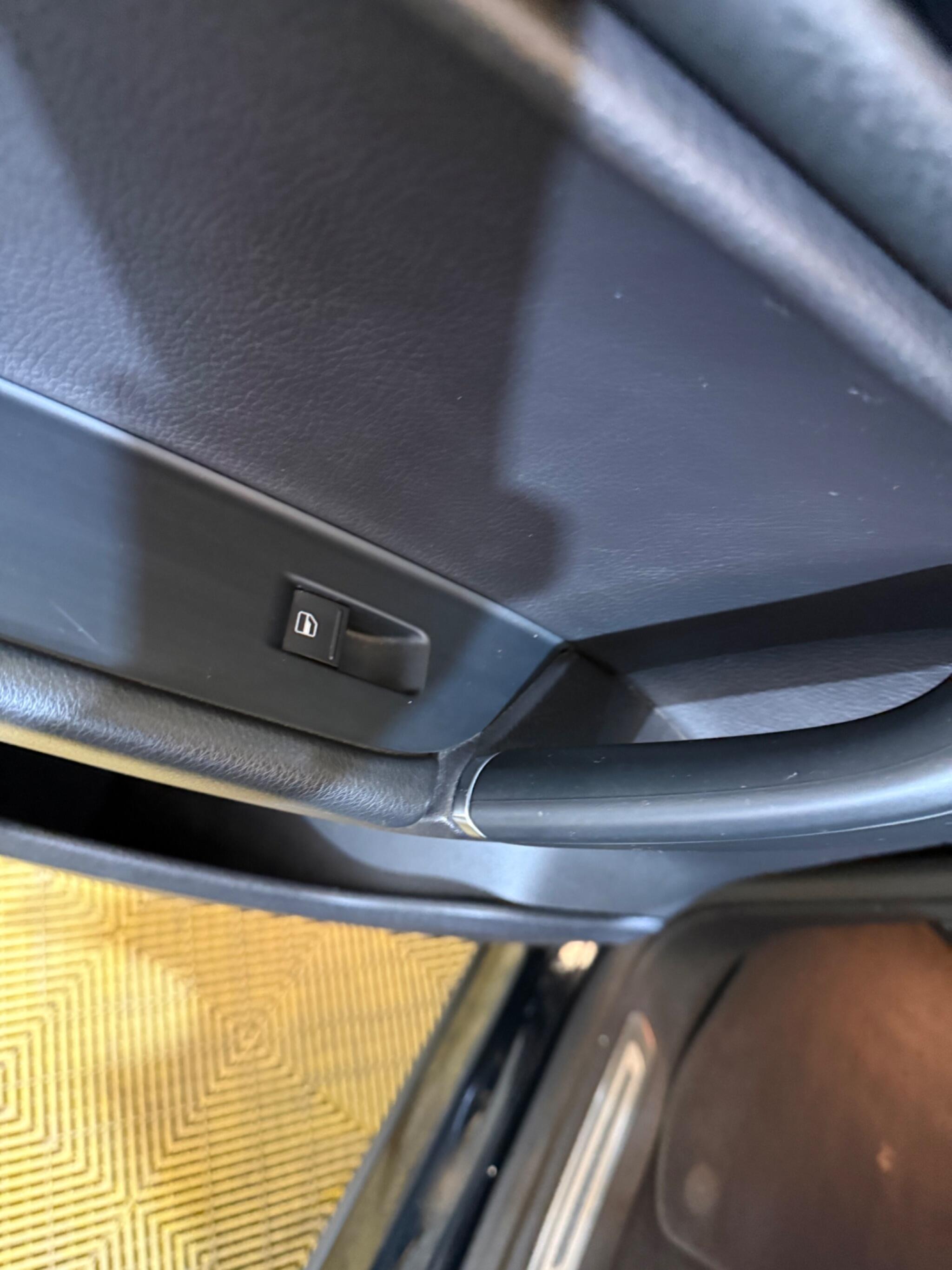 Volkswagen Touareg view 48