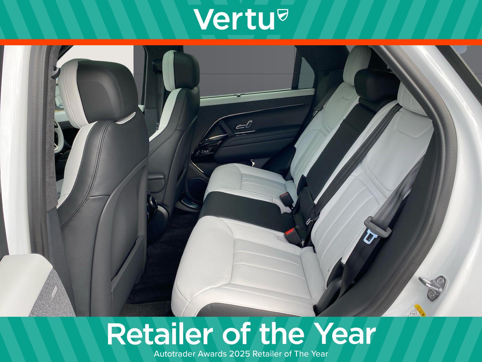 Land Rover Range Rover Sport view 4