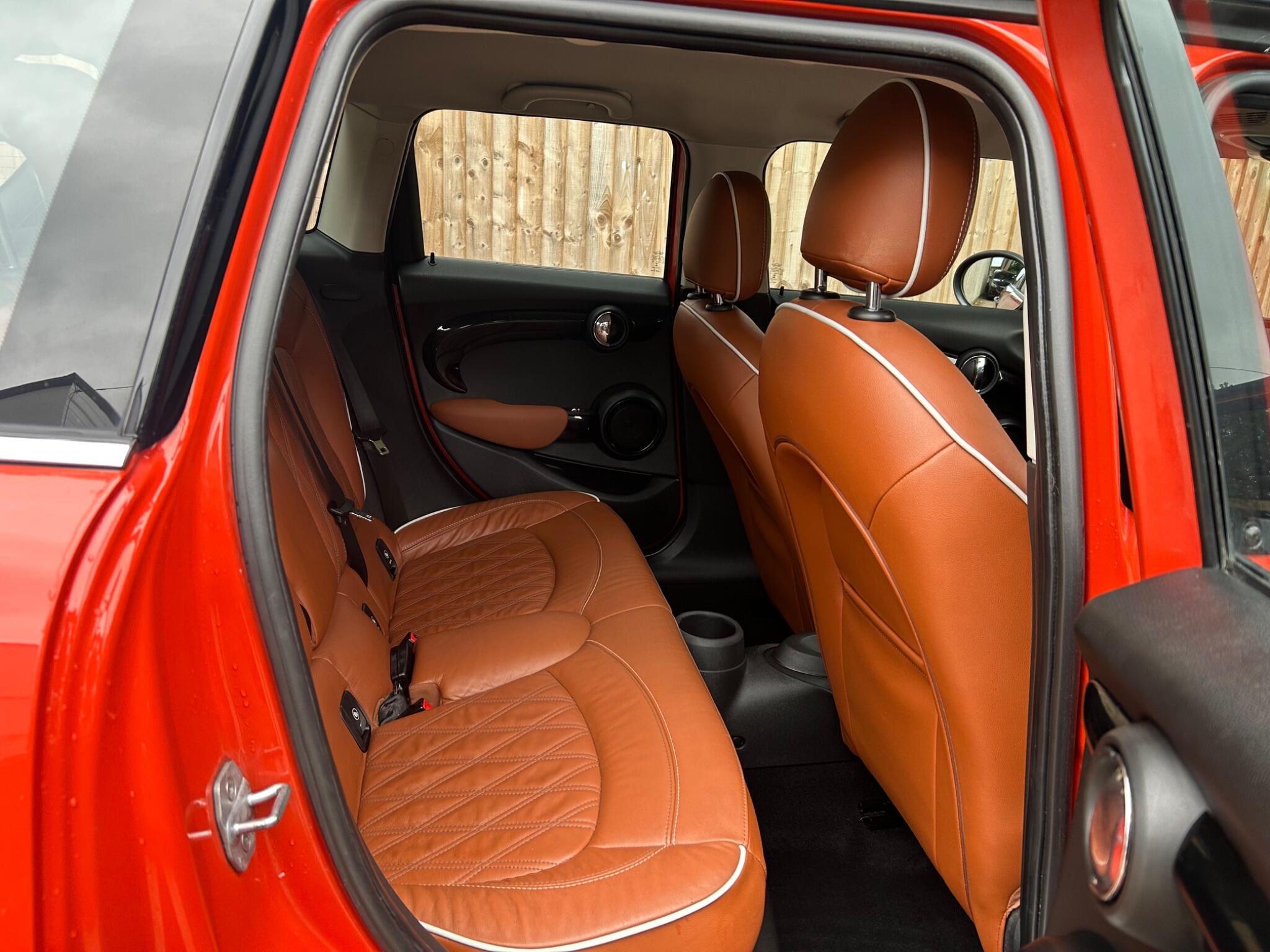 Mini Hatch view 38