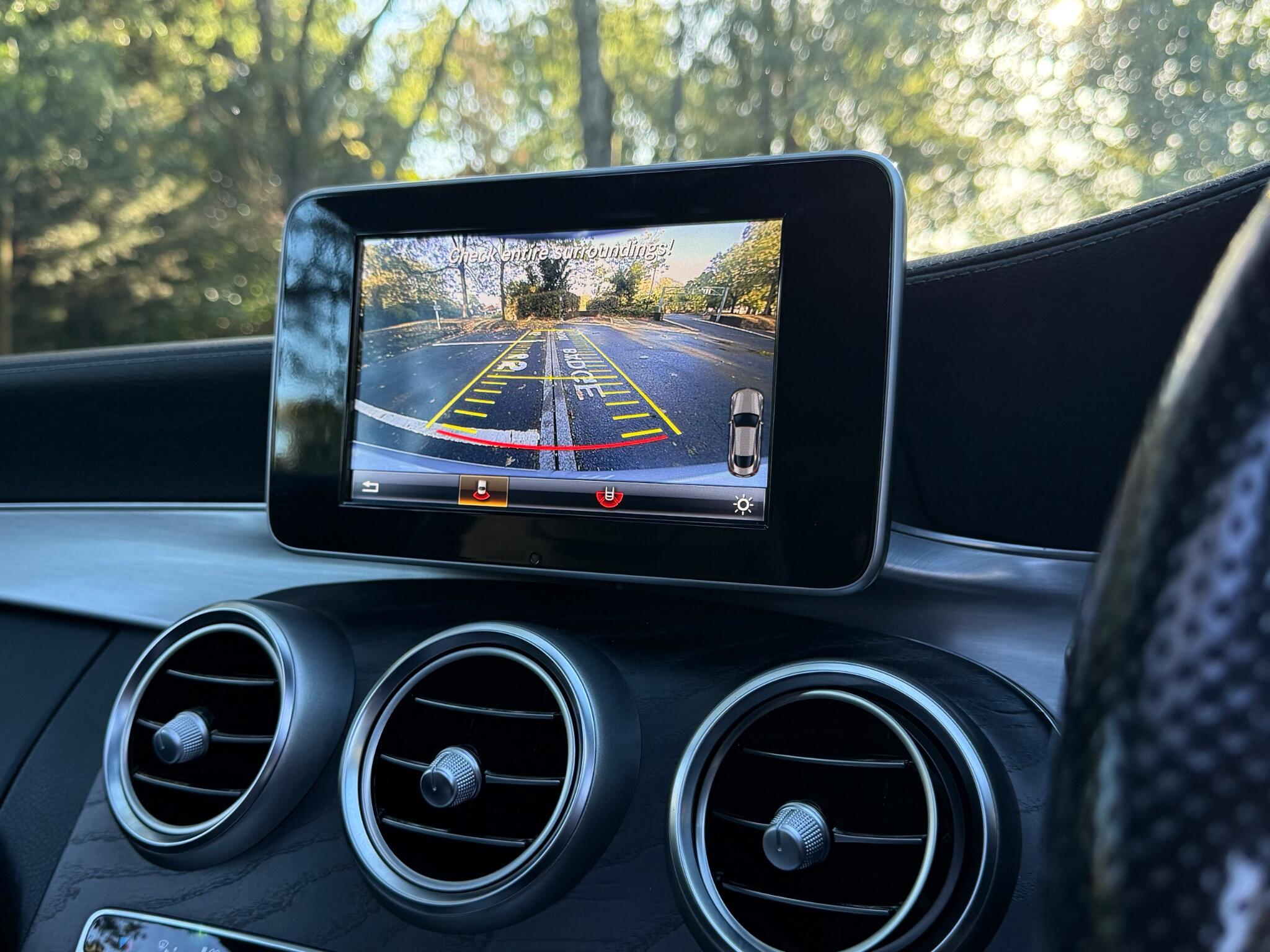 Mercedes-Benz C-Class view 24