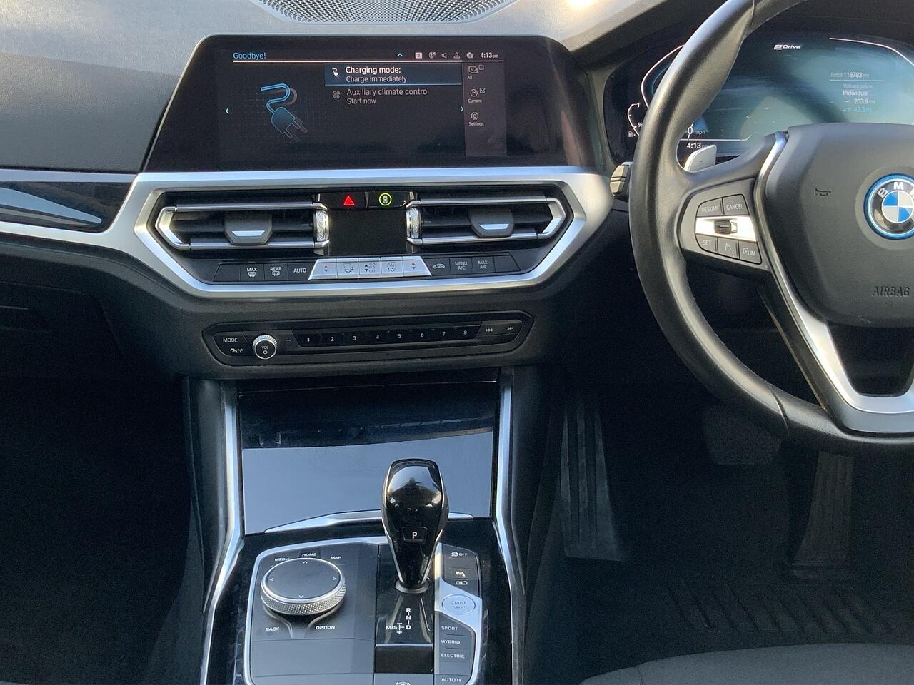 BMW 3 Series view 15