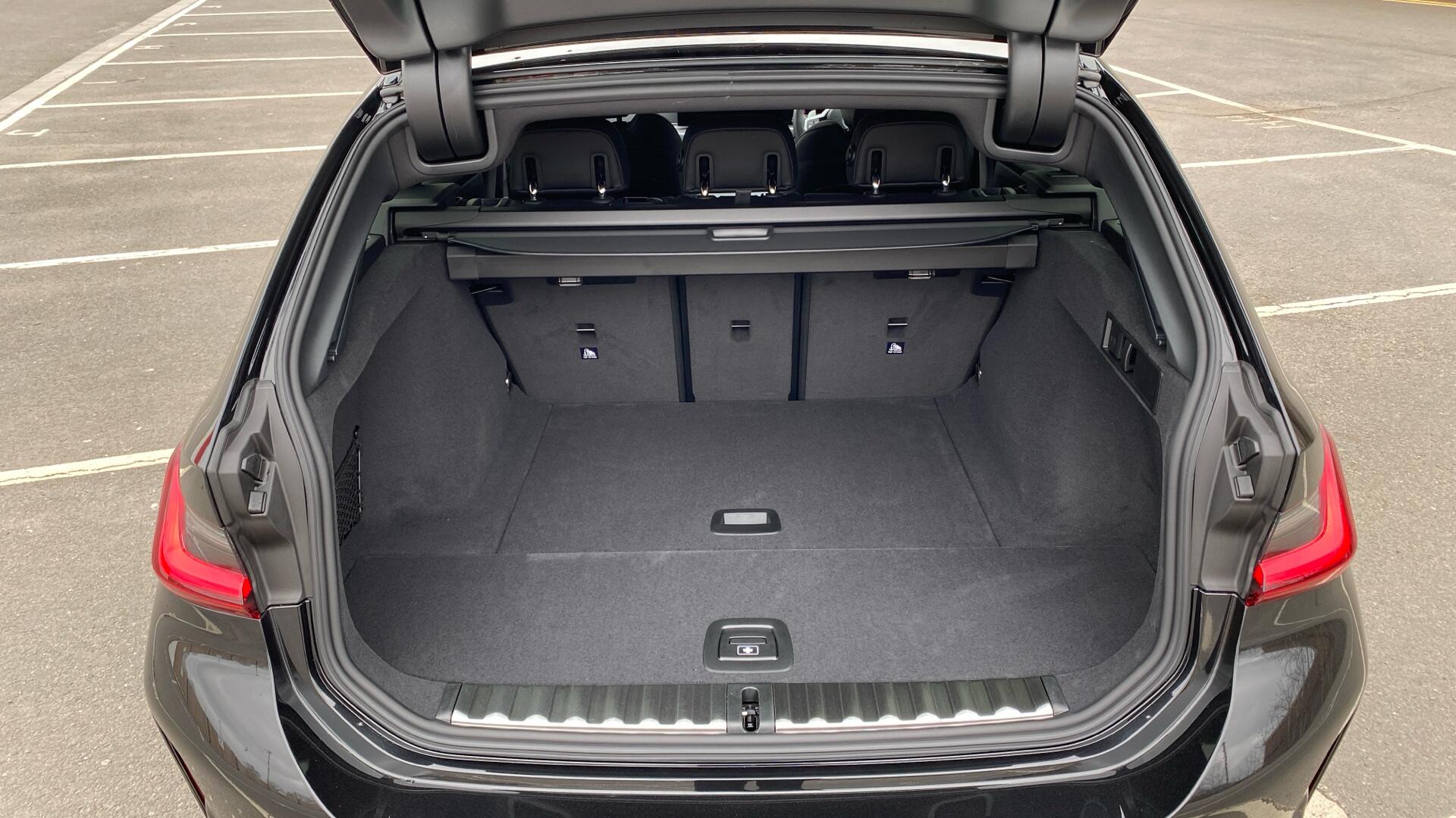 BMW 3 Series view 13