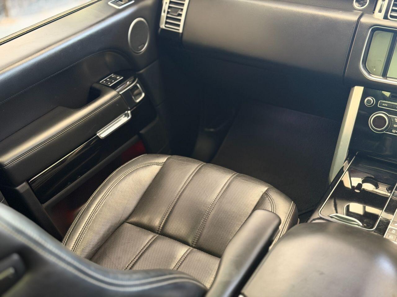 Land Rover Range Rover view 47