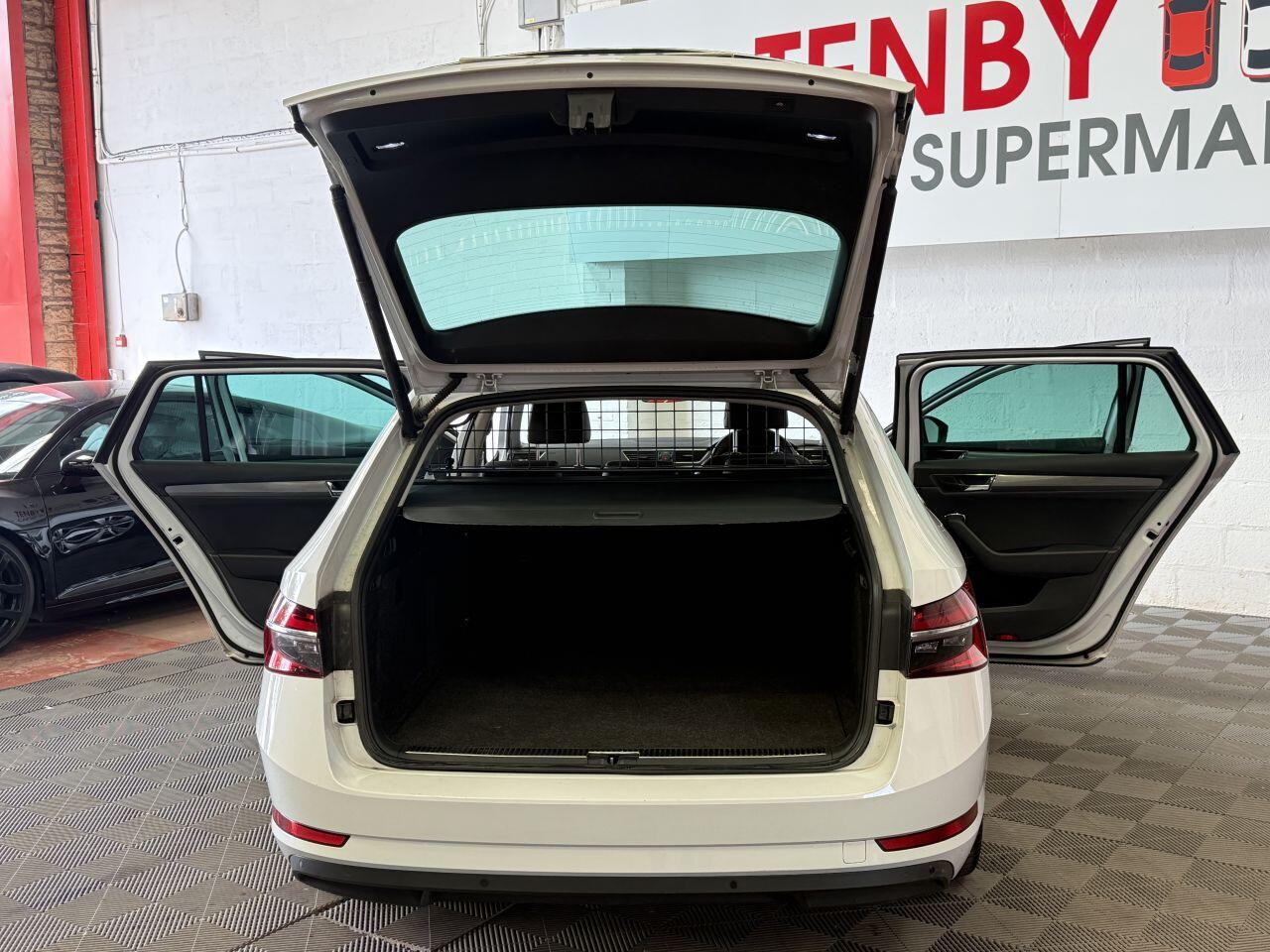 Skoda Superb view 15
