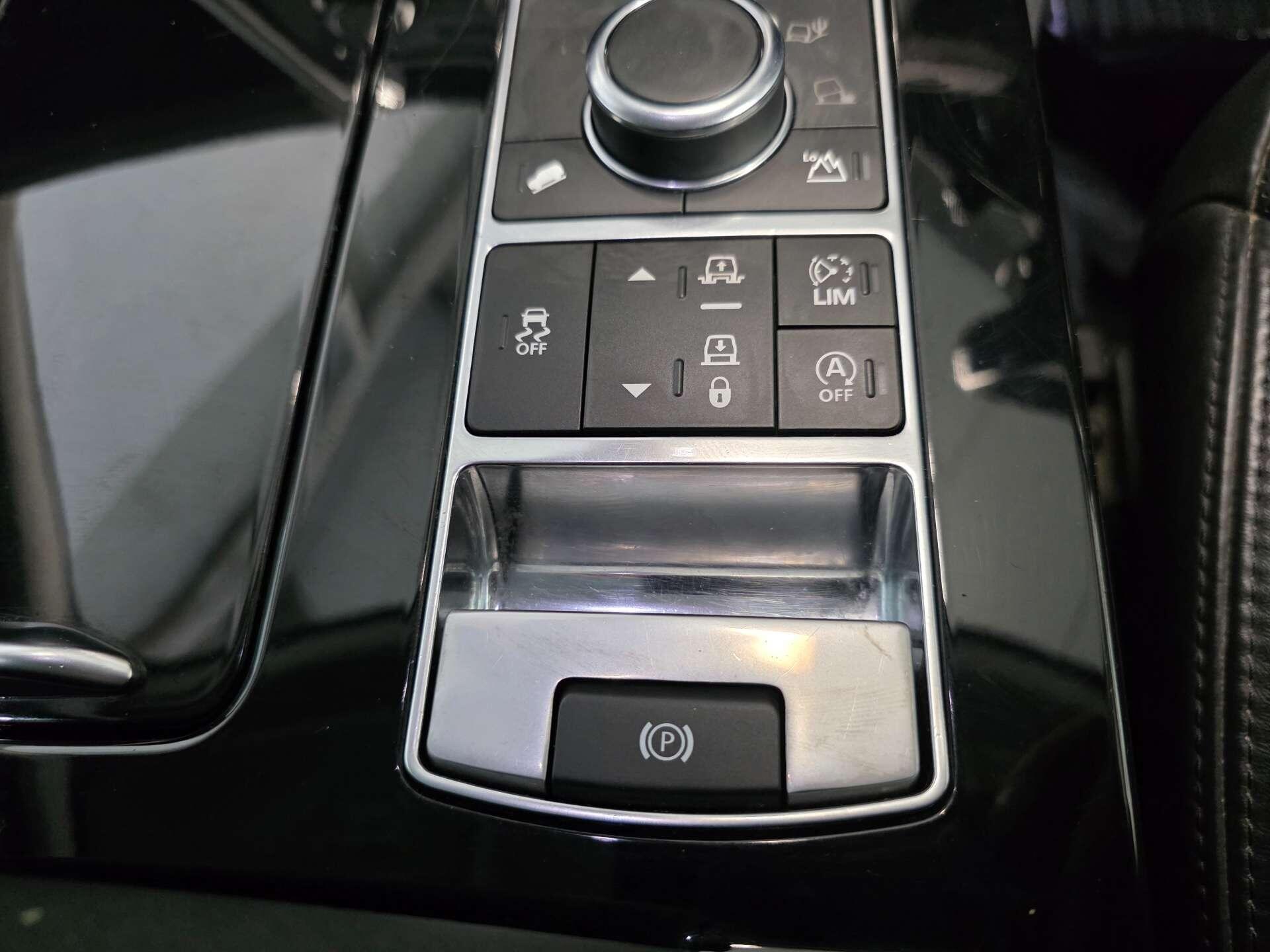Land Rover Discovery view 35