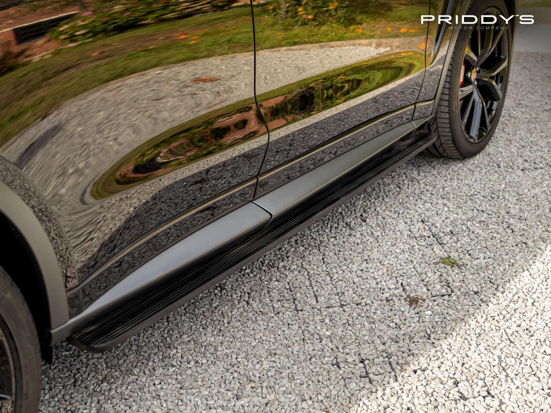 Jaguar F-Pace view 7
