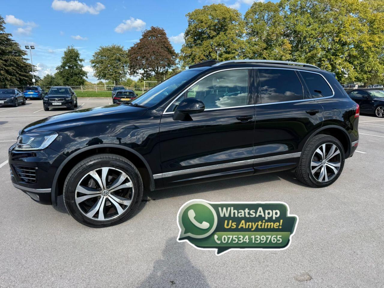 Volkswagen Touareg view 5