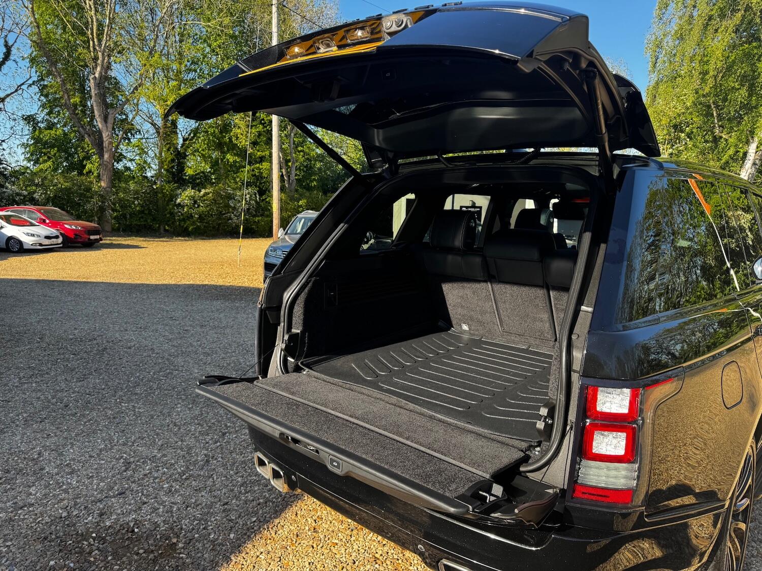 Land Rover Range Rover view 17