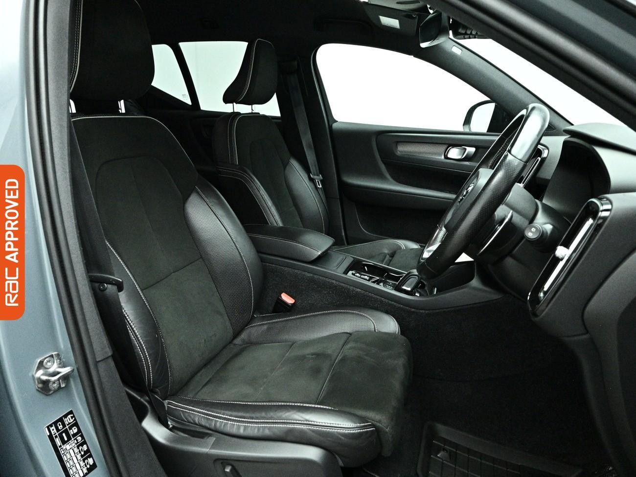 Volvo XC40 view 12