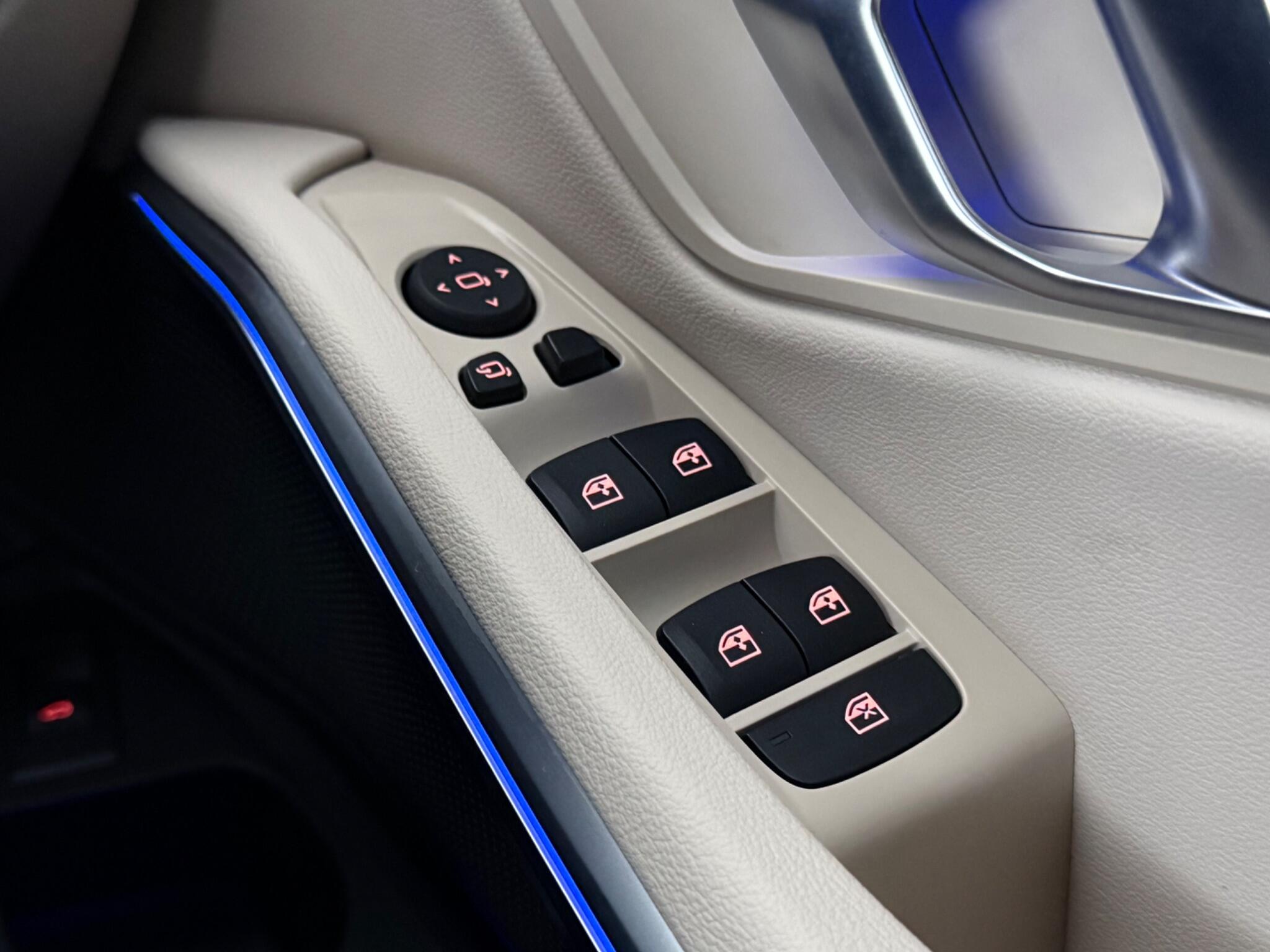 BMW 3 Series view 17