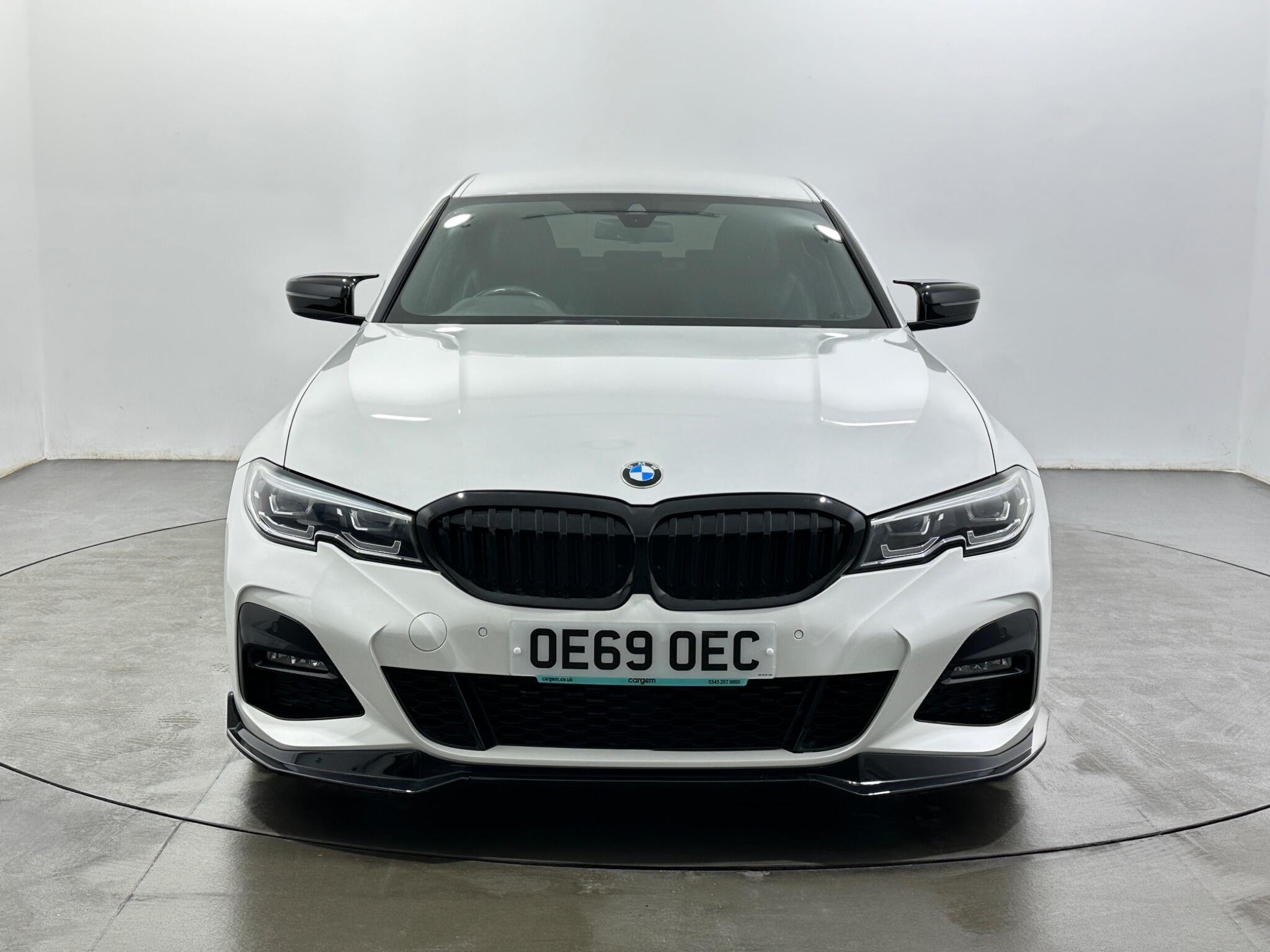 BMW 3 Series view 3