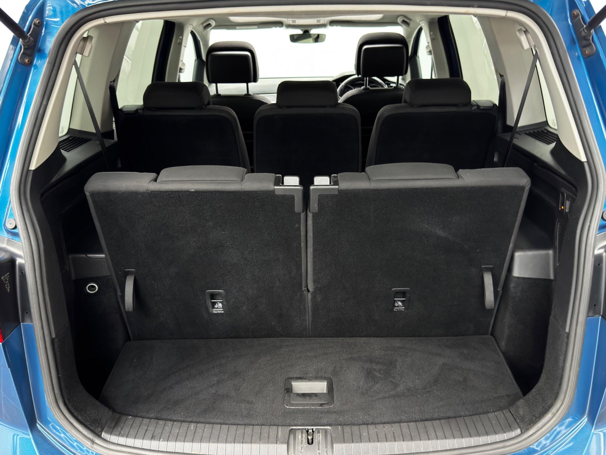 Volkswagen Touran view 36