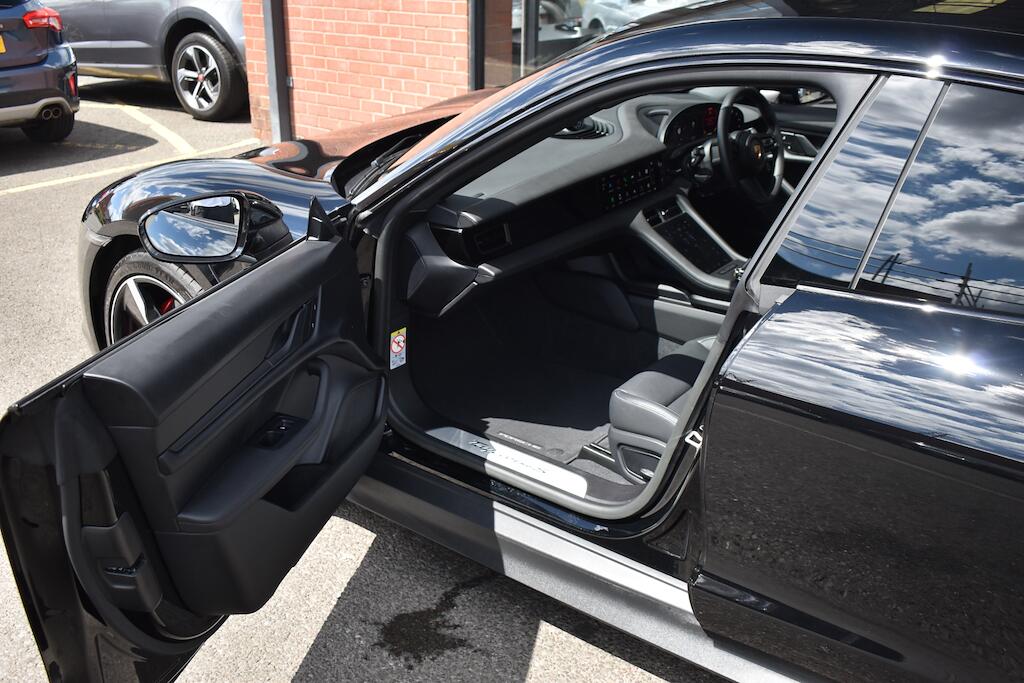 Porsche Taycan view 37