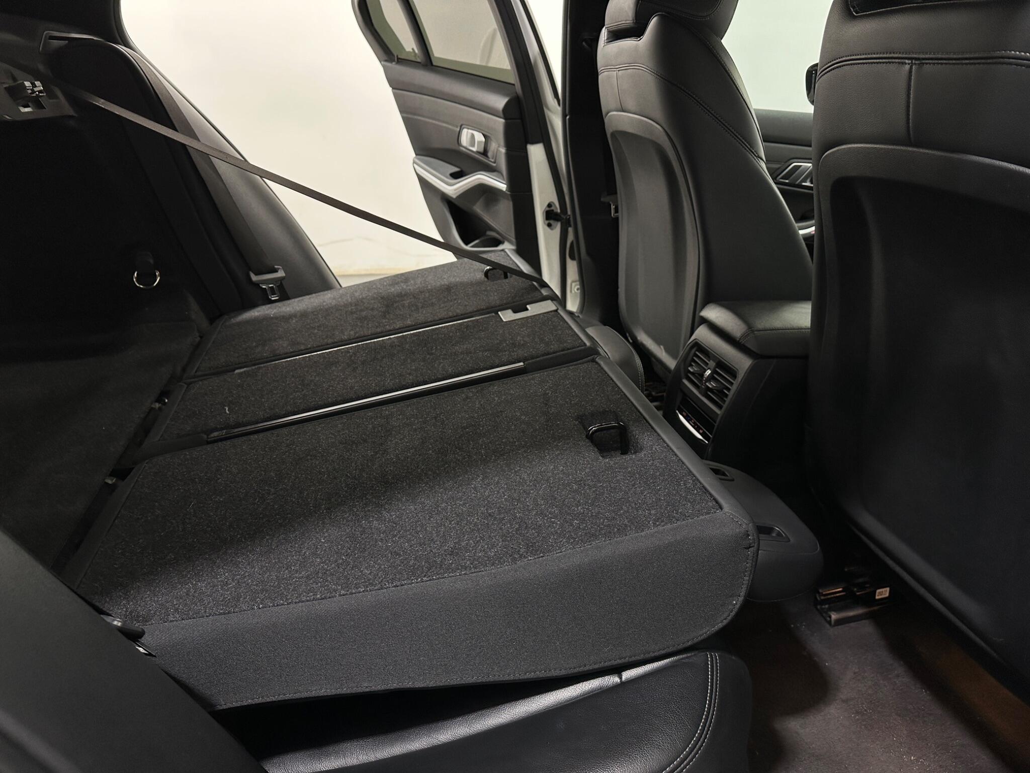 BMW 3 Series view 46