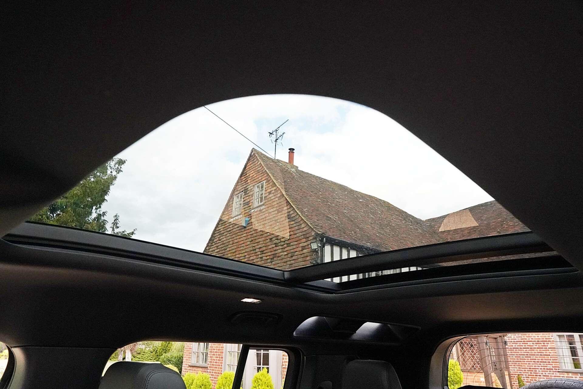 Land Rover Defender view 15