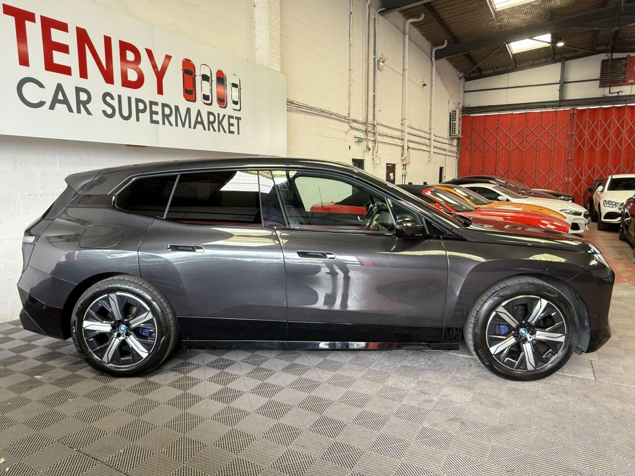 BMW Ix view 9