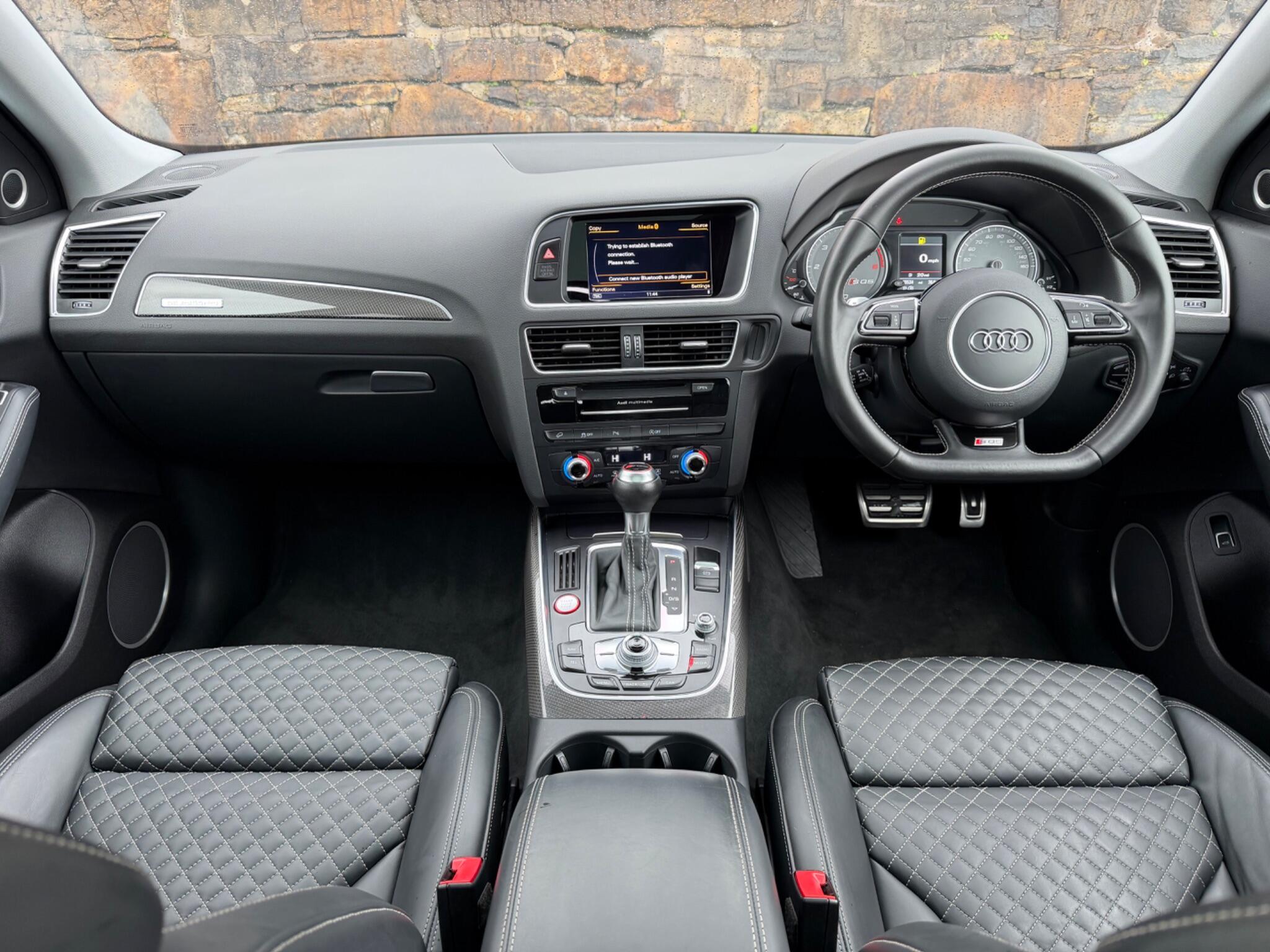 Audi SQ5 view 12